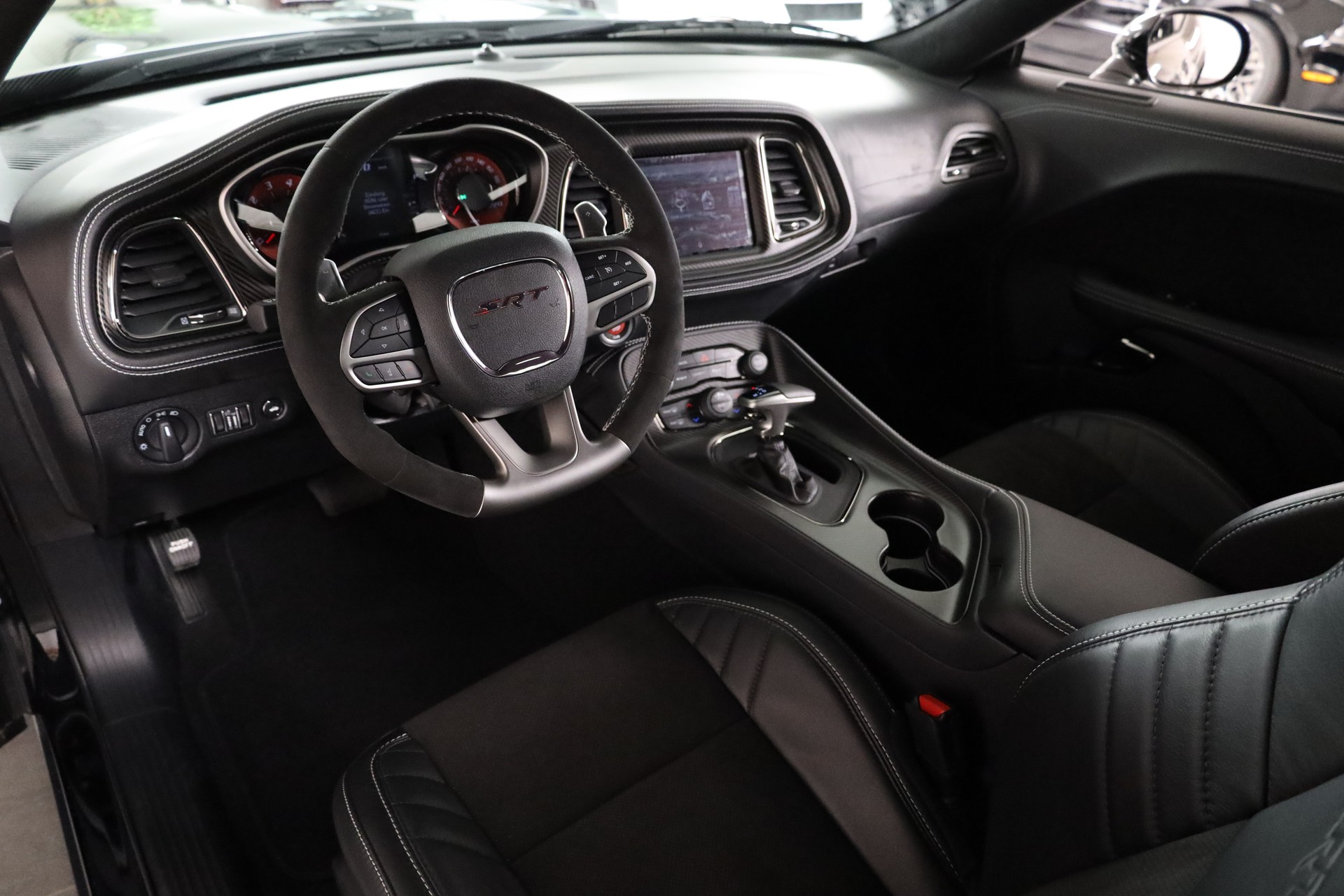 DODGE Challenger Black Ghost-image-10
