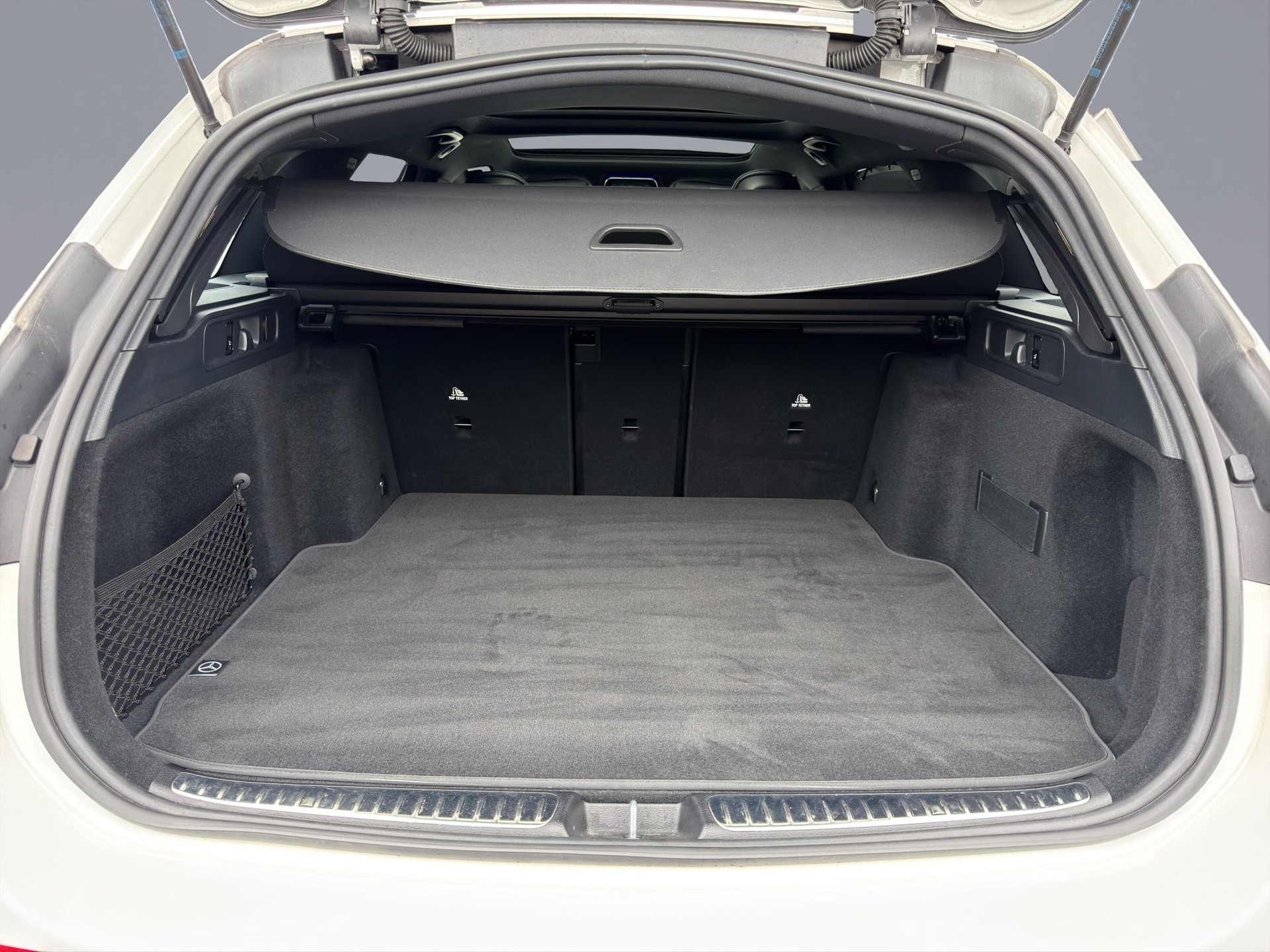 MERCEDES-BENZ C 220 d AMG Line 4matic Kombi-image-15