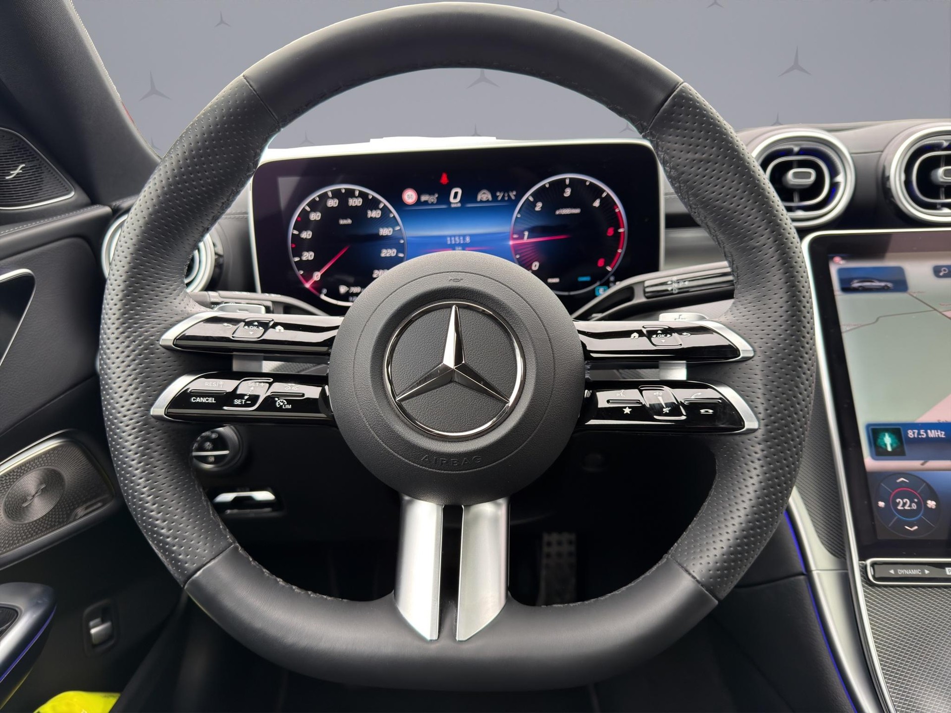 MERCEDES-BENZ C 220 d AMG Line 4matic Kombi-image-10