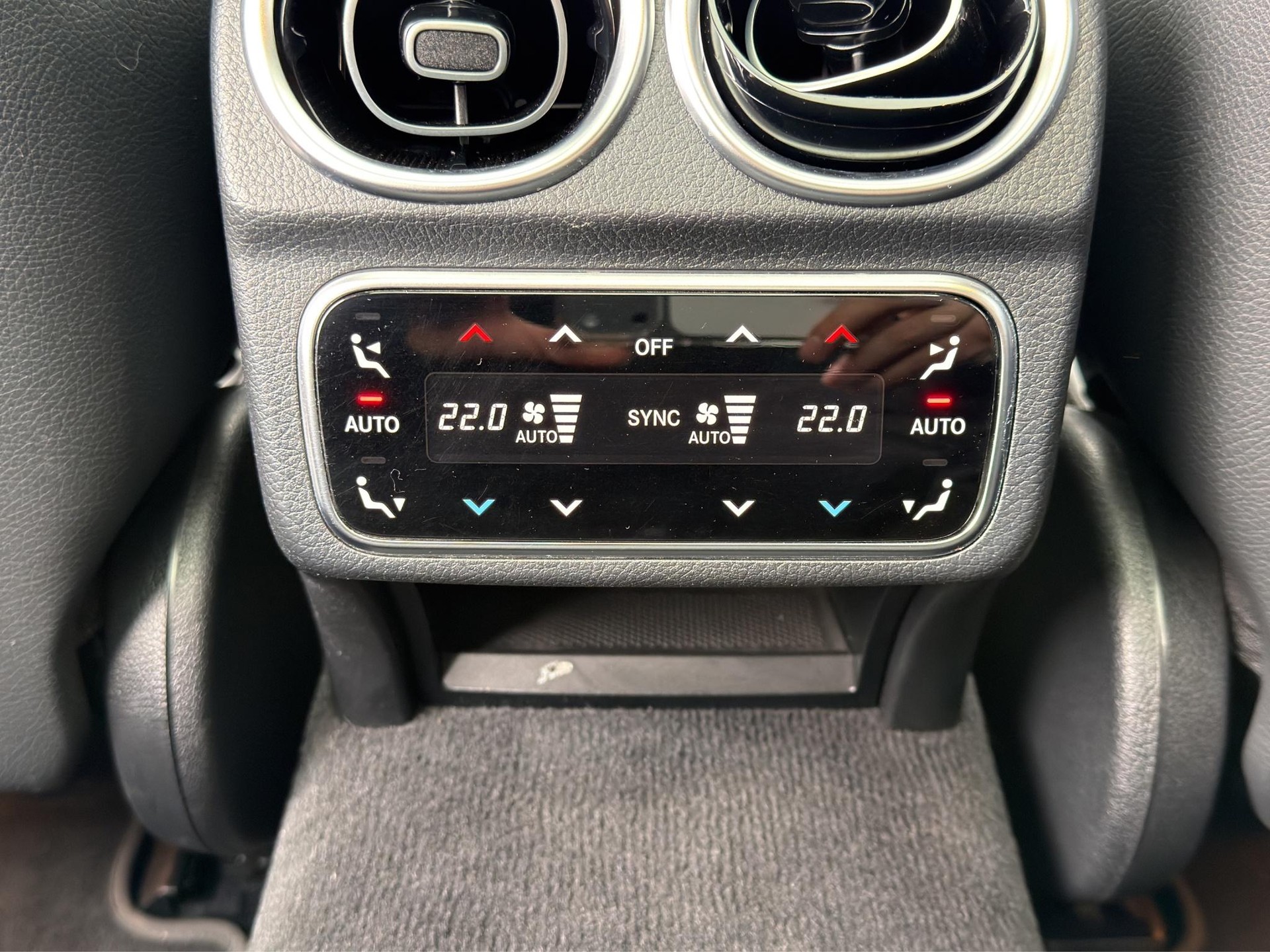 MERCEDES-BENZ C 220 d AMG Line 4matic Kombi-image-16