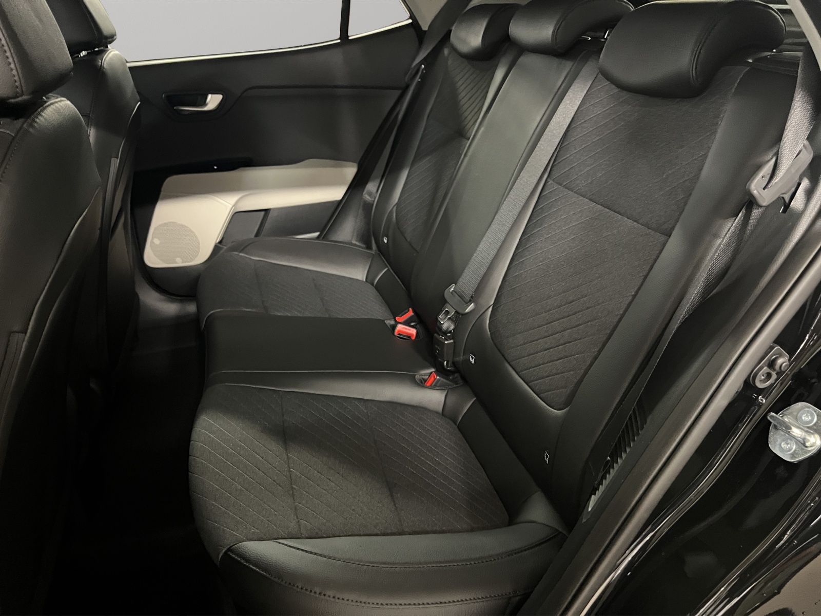 KIA Stonic 1.0 T MHEV GT-Line-image-10