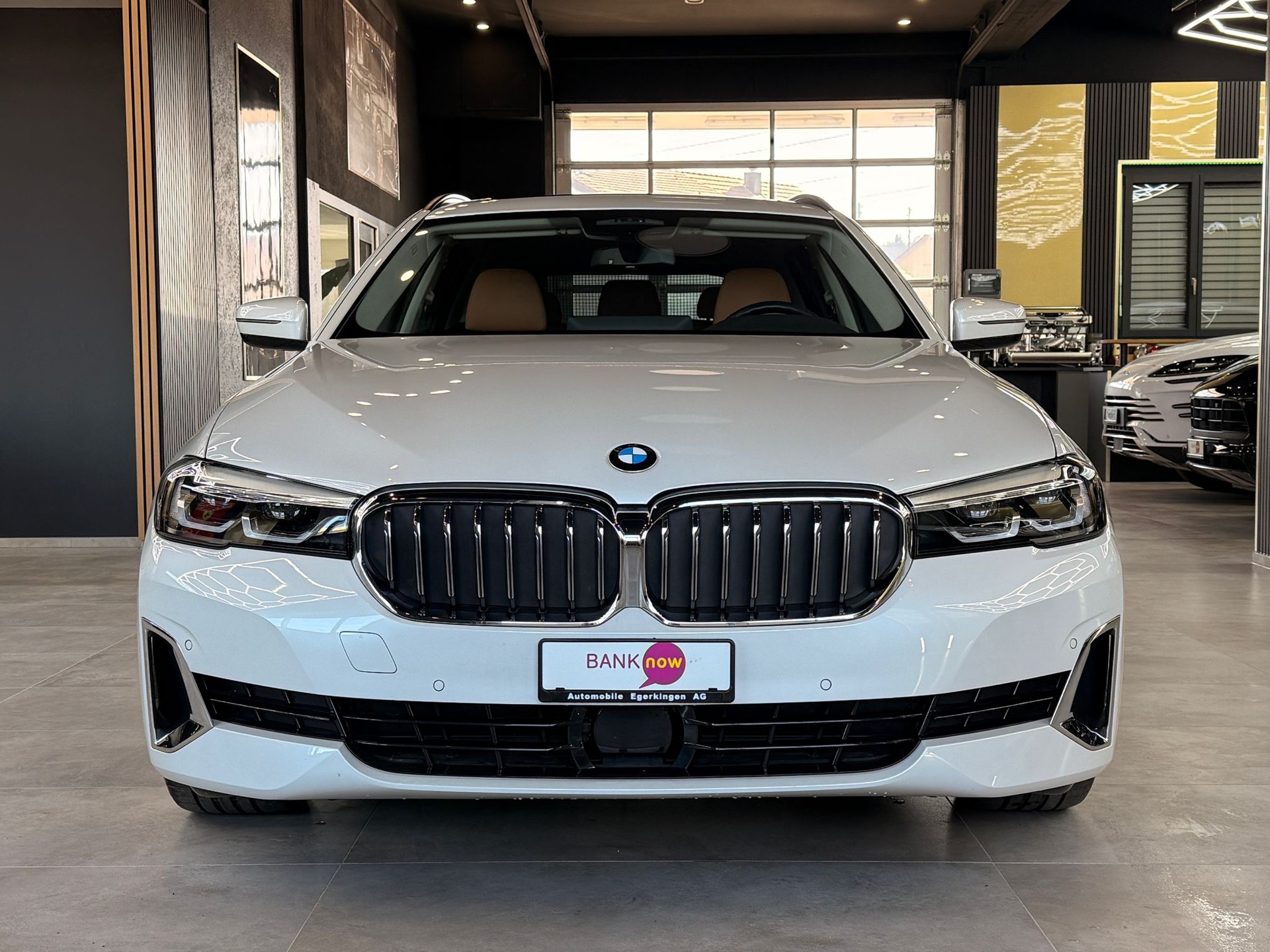 BMW 530d xDrive 48V Touring Luxury Line Steptronic-image-1
