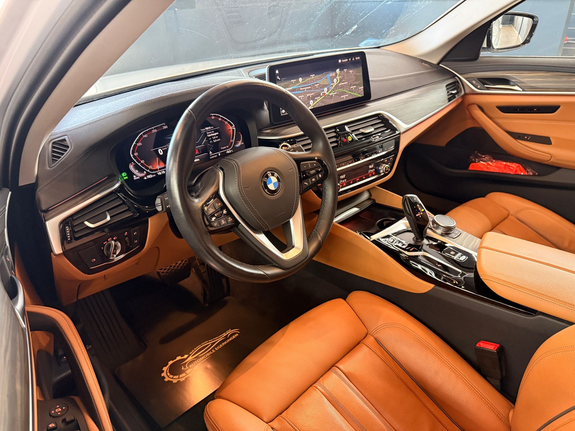 BMW 530d xDrive 48V Touring Luxury Line Steptronic-image-8