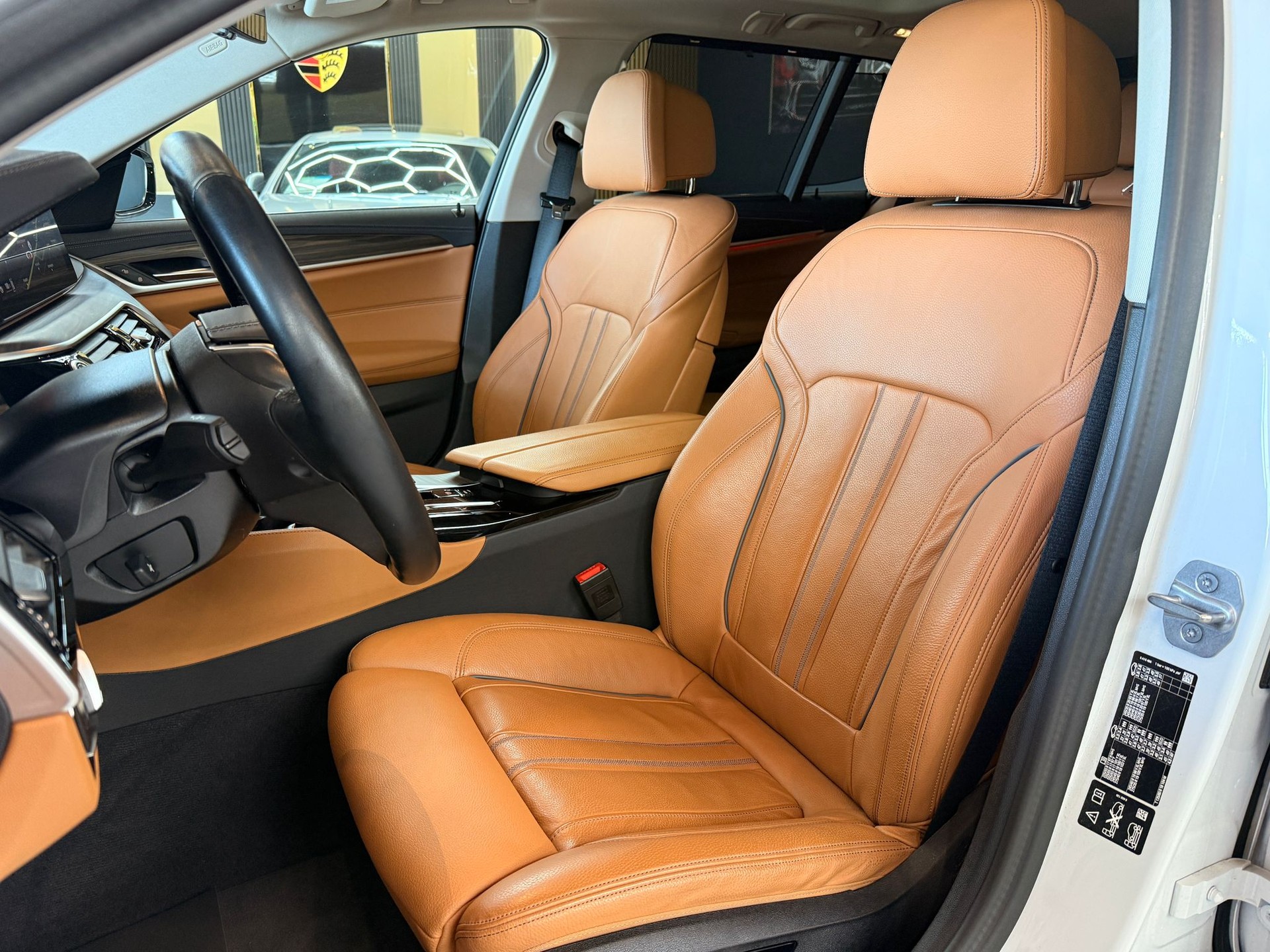BMW 530d xDrive 48V Touring Luxury Line Steptronic-image-9