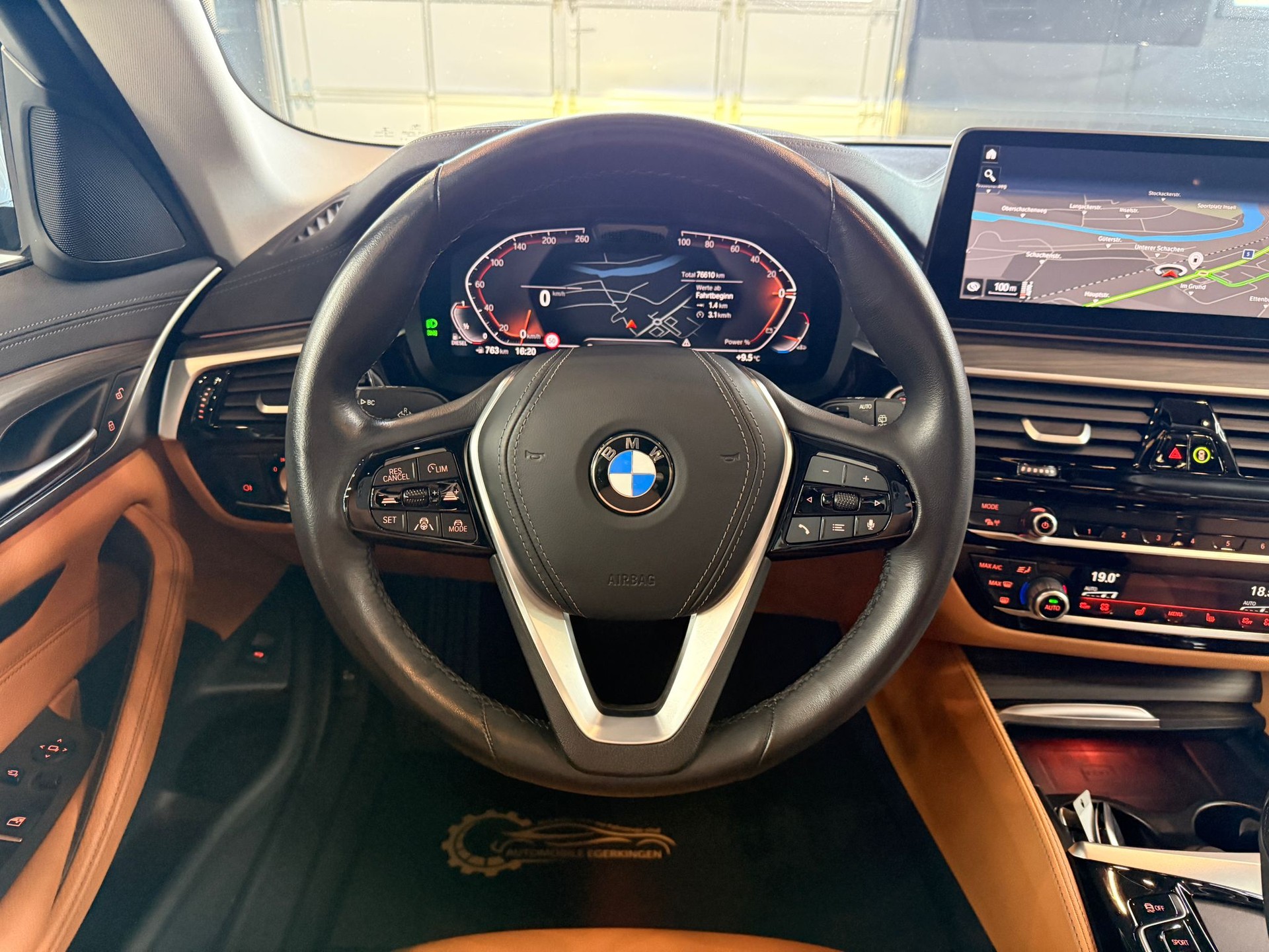 BMW 530d xDrive 48V Touring Luxury Line Steptronic-image-13