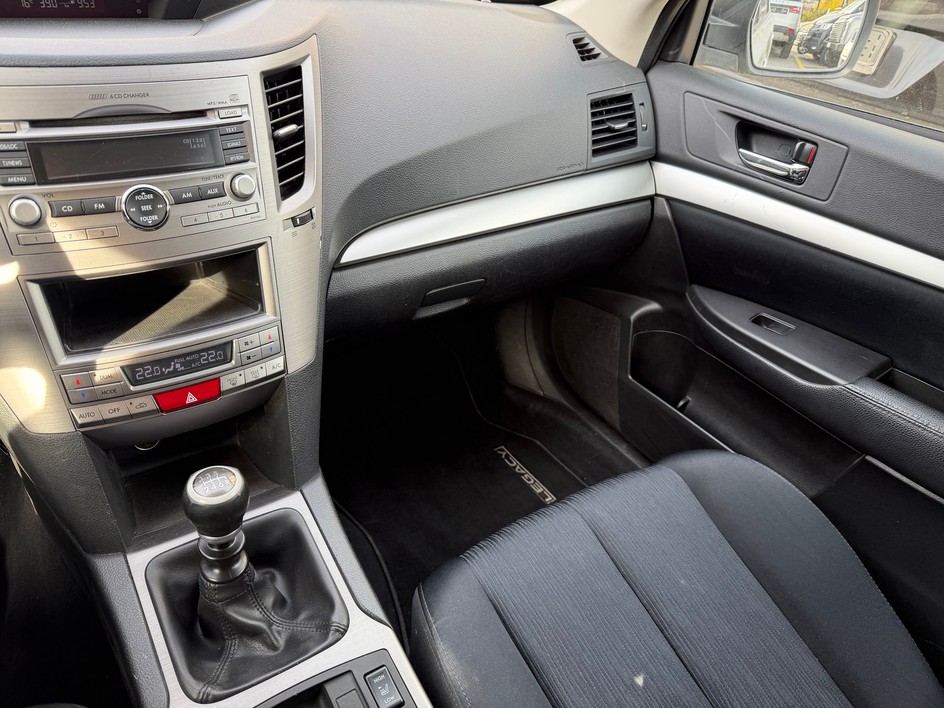 SUBARU Legacy 2.0i Swiss AWD-image-14