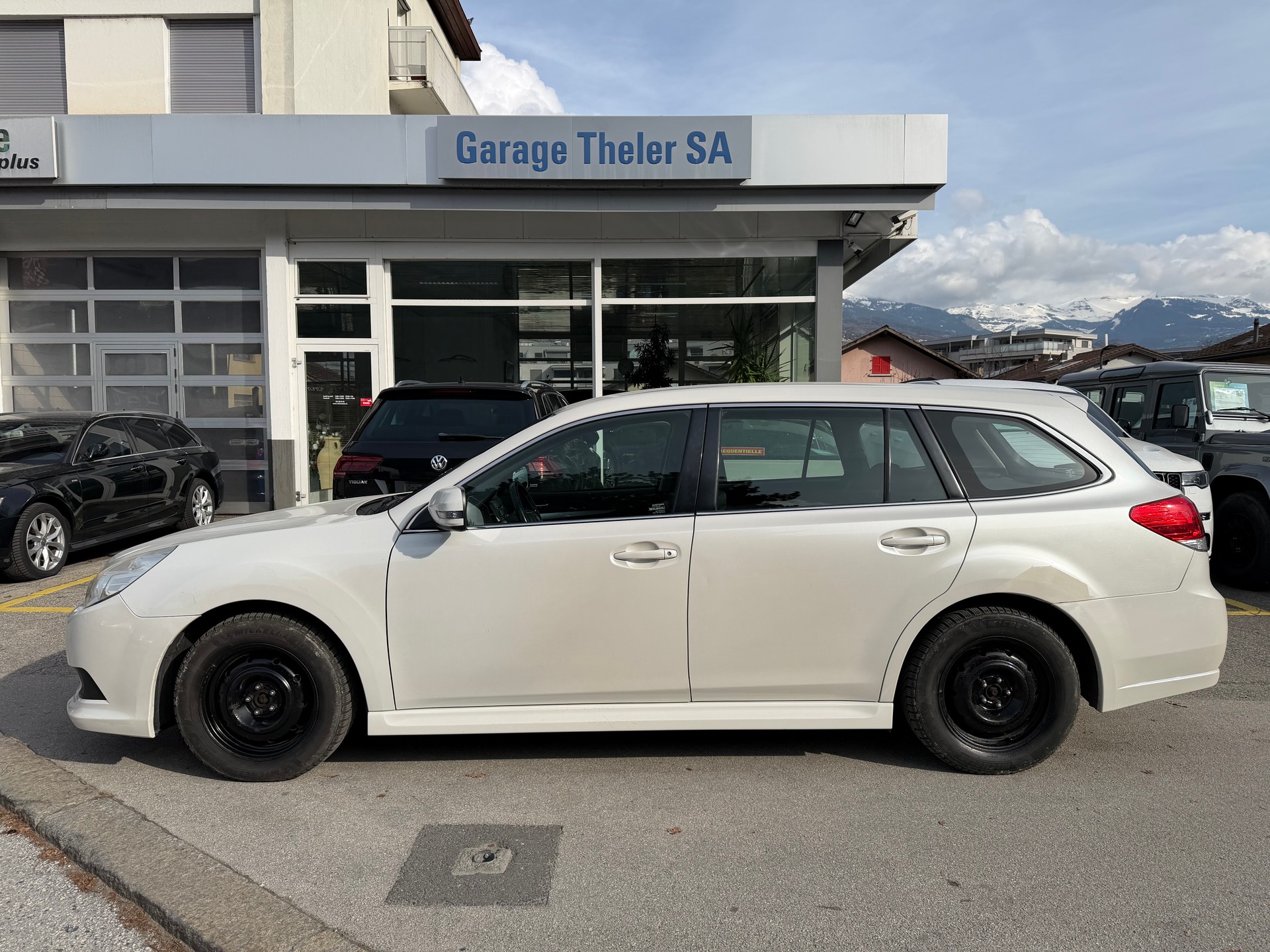SUBARU Legacy 2.0i Swiss AWD-showroom-element-1
