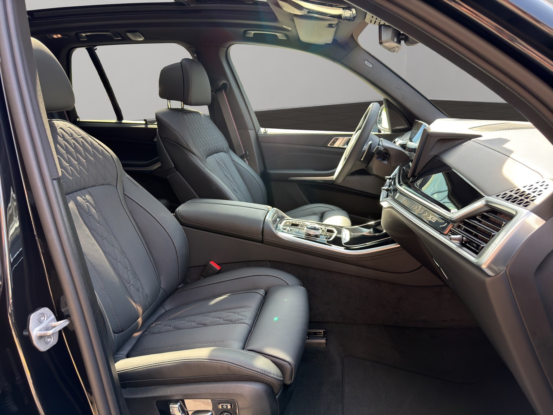 BMW X5 xDrive 48V 40d M Sport Pro Steptronic-image-19