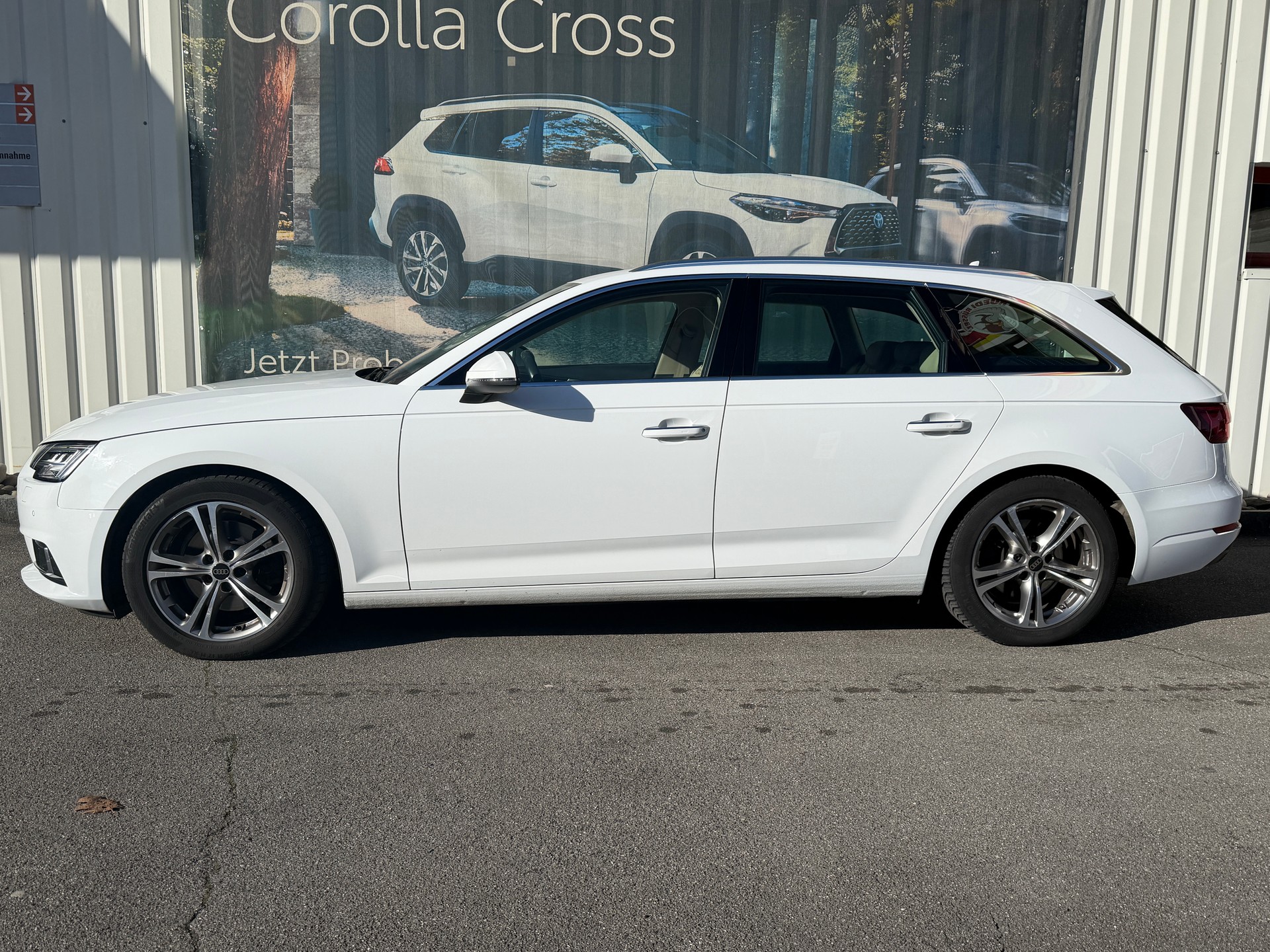 AUDI A4 Limousine 2.0 TDI S-tronic-showroom-element-1