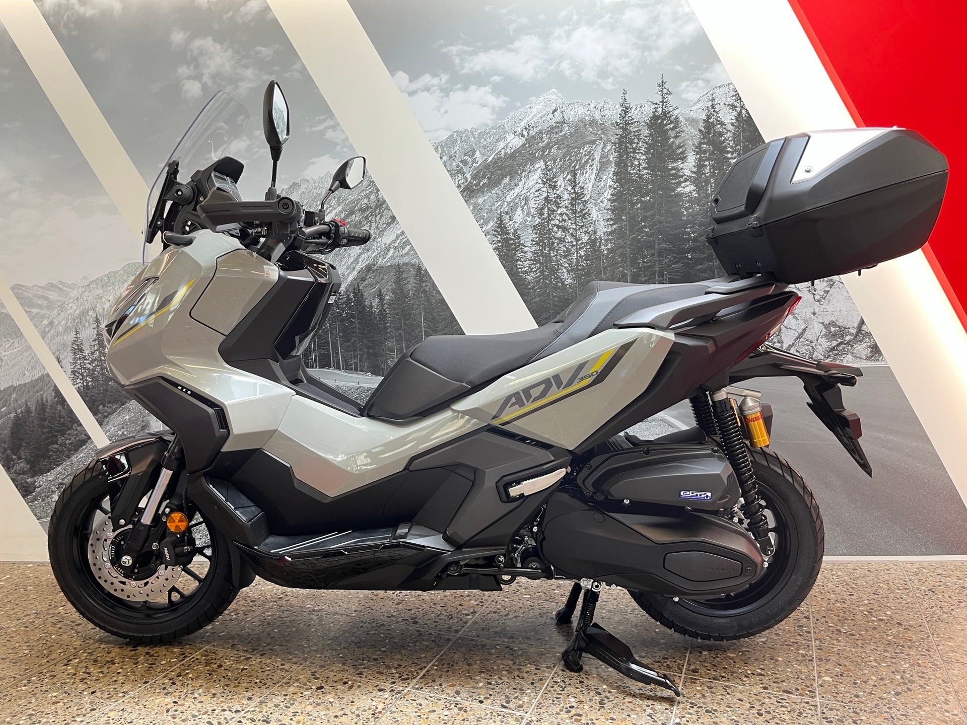 HONDA ADV350 2026 inkl. Smart Top-Box-showroom-element-1