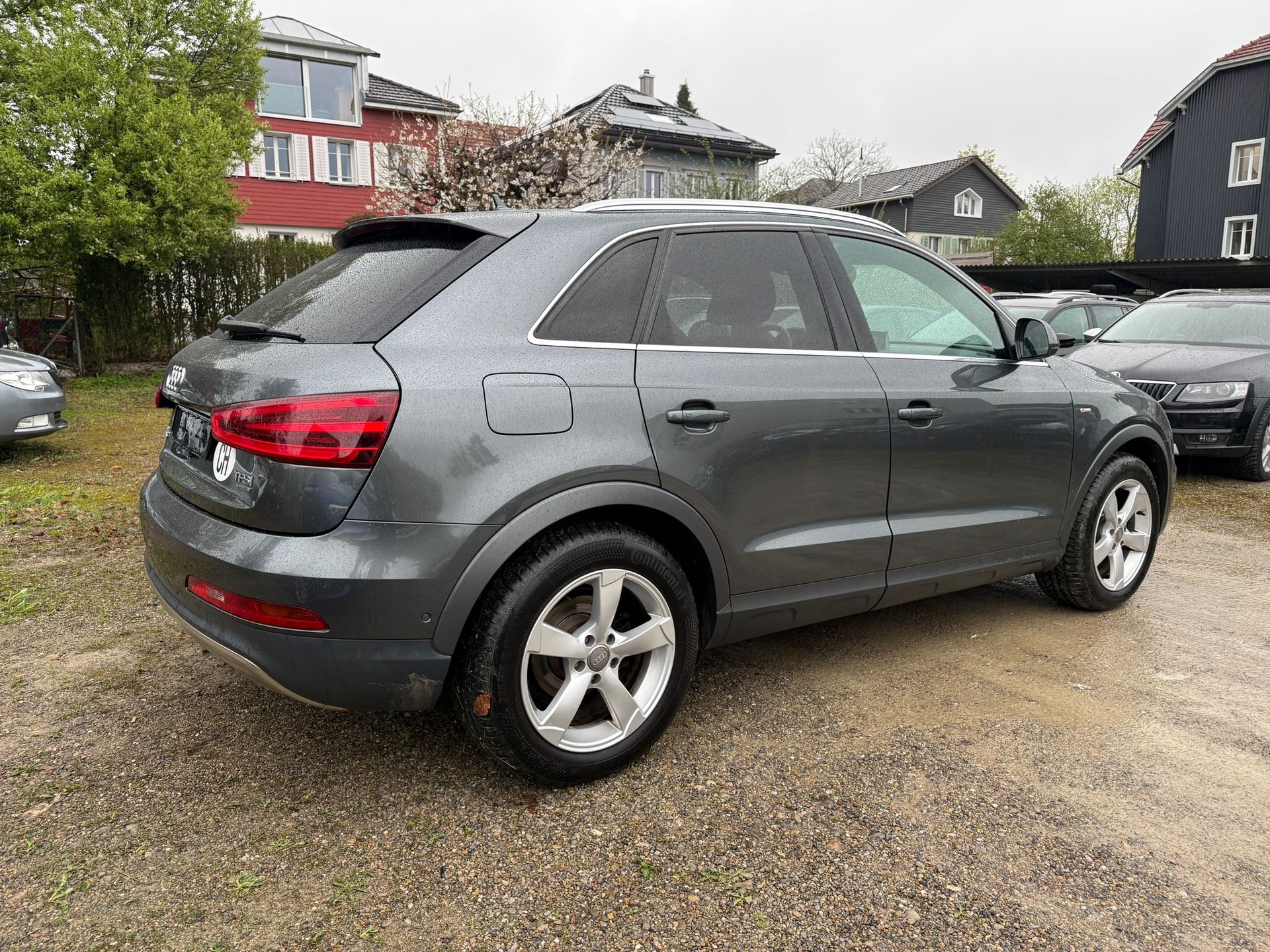 AUDI Q3 2.0 TFSI quattro S-tronic-image-5
