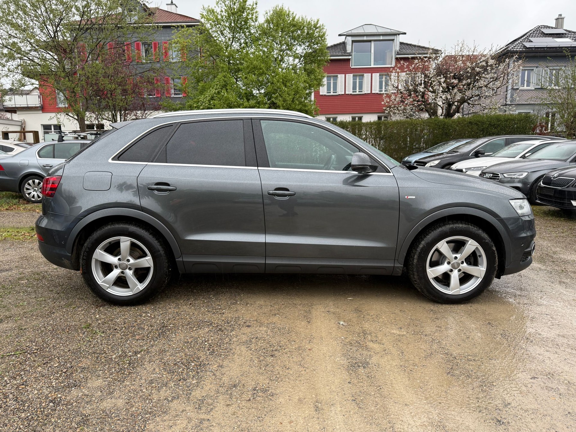 AUDI Q3 2.0 TFSI quattro S-tronic-image-6