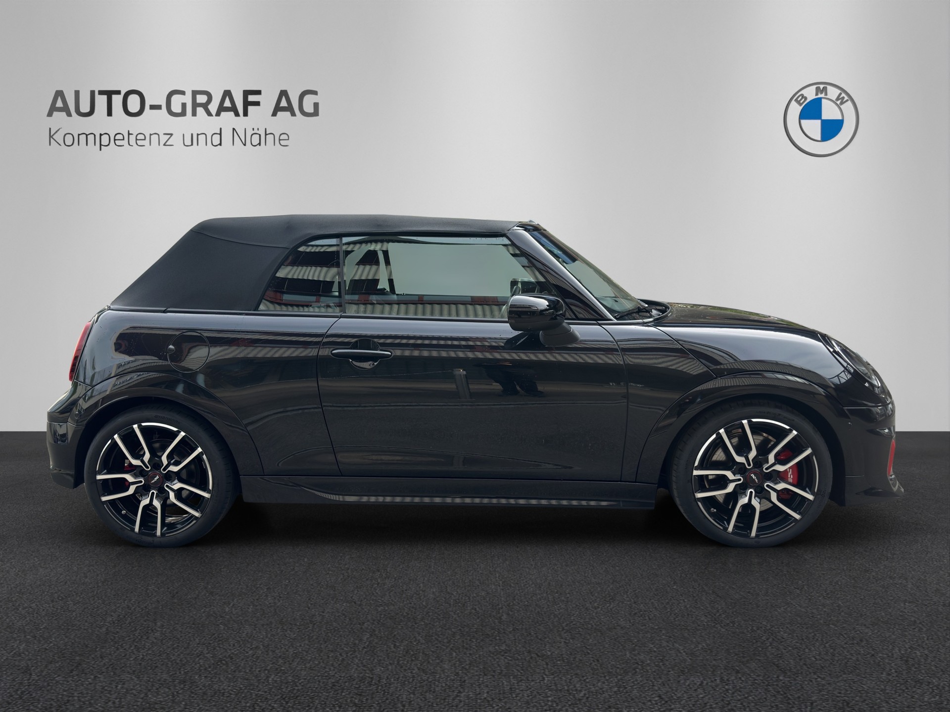 MINI JCW Cabrio-image-5