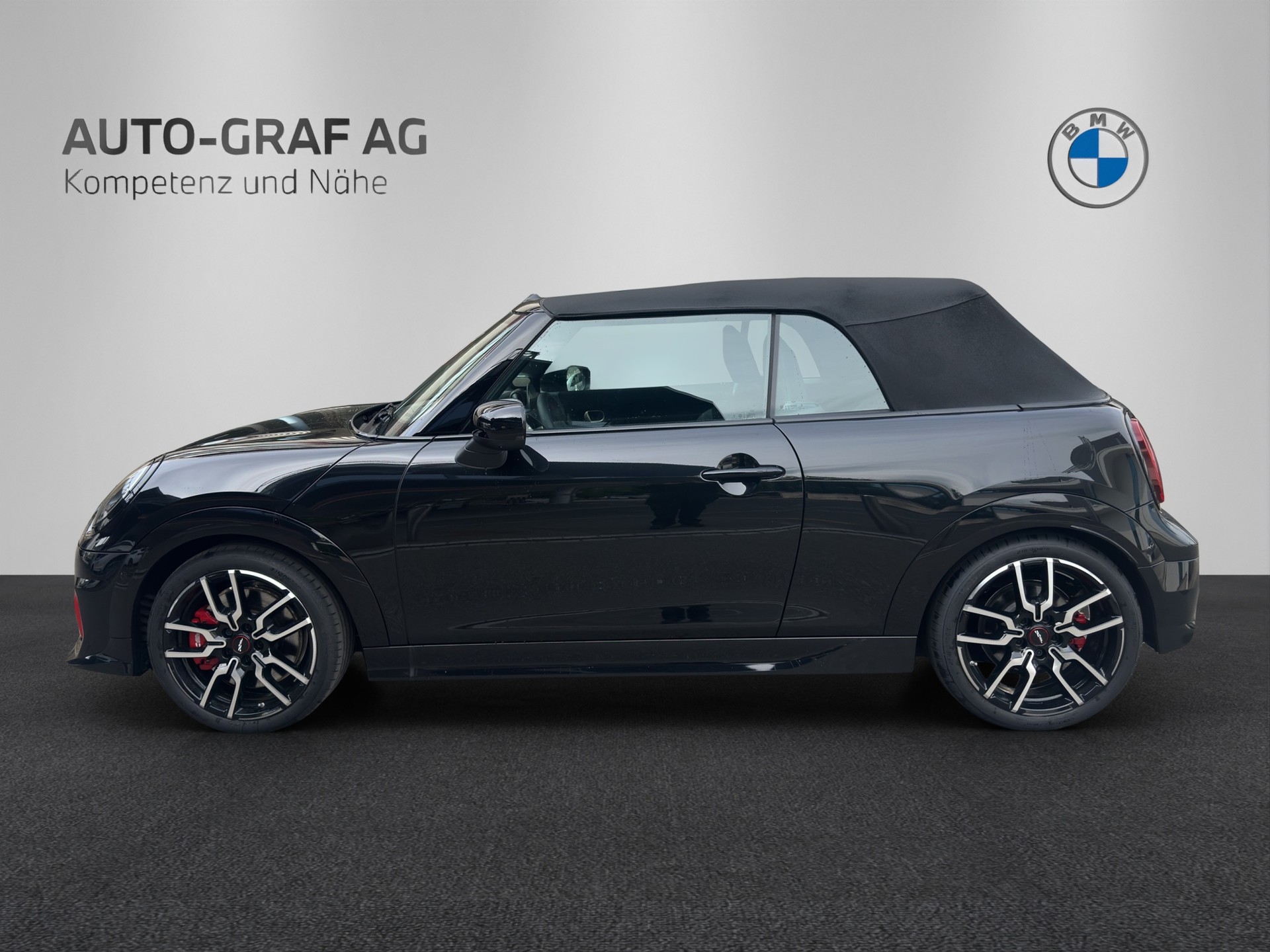 MINI JCW Cabrio-image-1