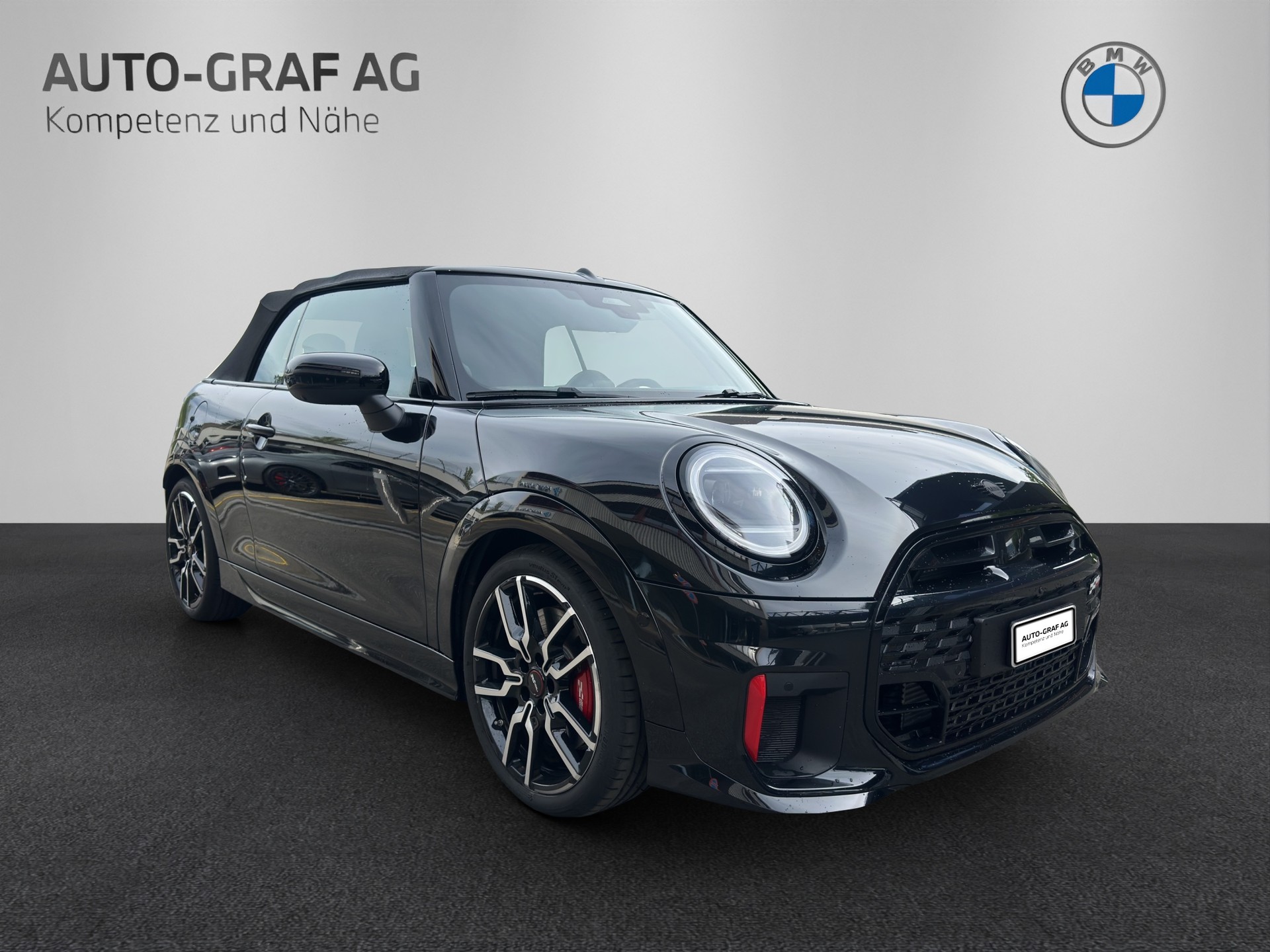 MINI JCW Cabrio-image-6