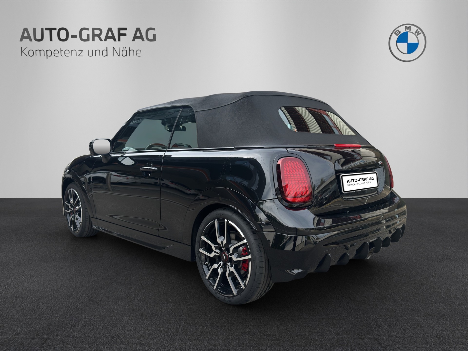 MINI JCW Cabrio-image-2