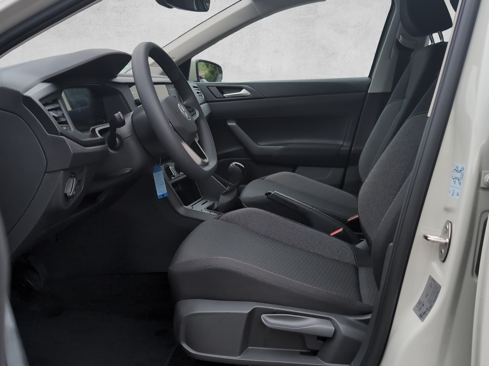 VW Polo 1.0 TSI Basis-image-8