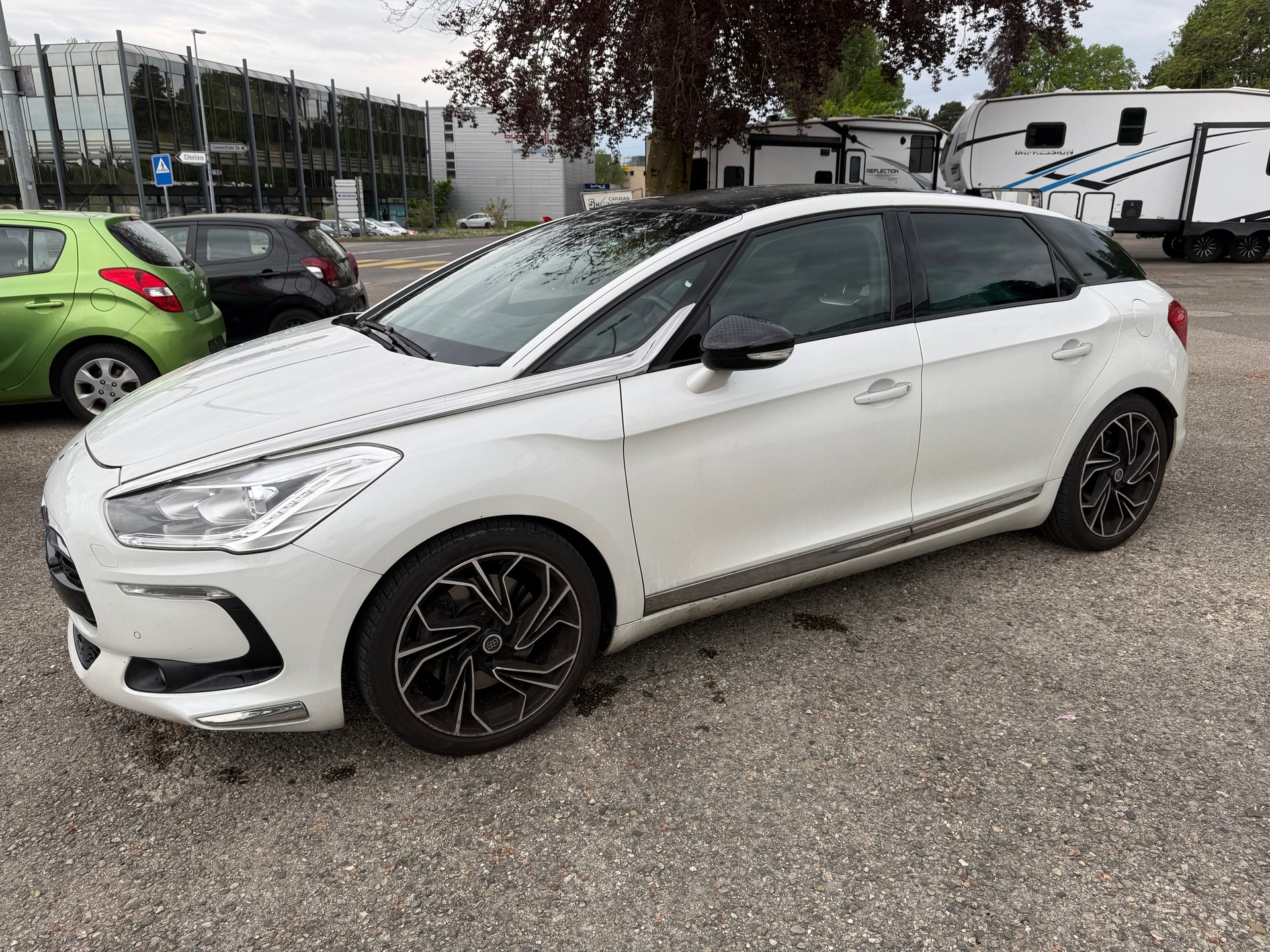 DS AUTOMOBILES DS5 1.6 Turbo SO Chic-image-1