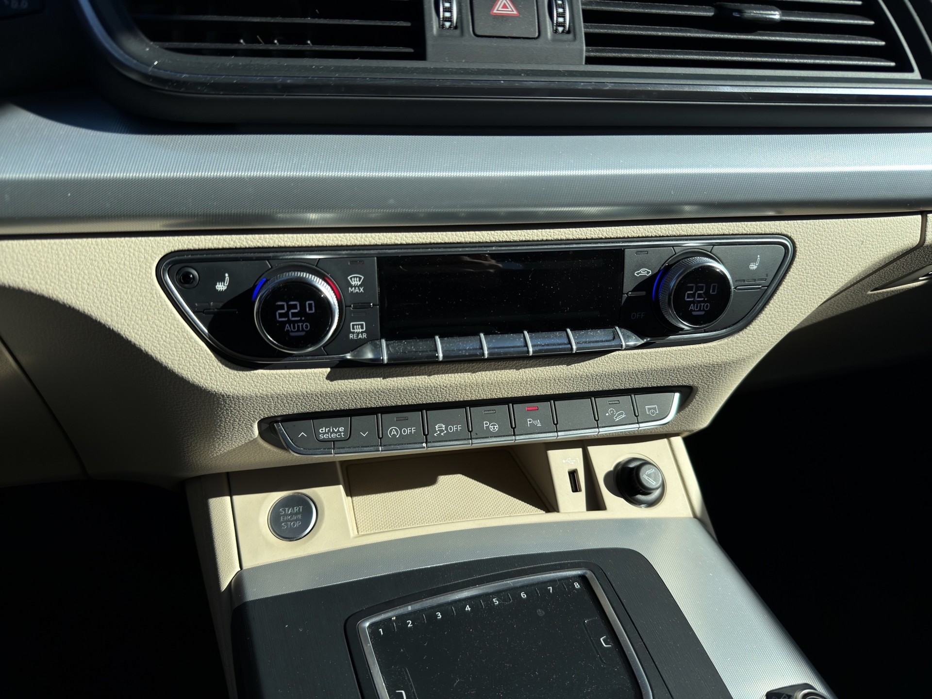 AUDI Q5 45 TFSI sport quattro S-tronic S Line-image-13