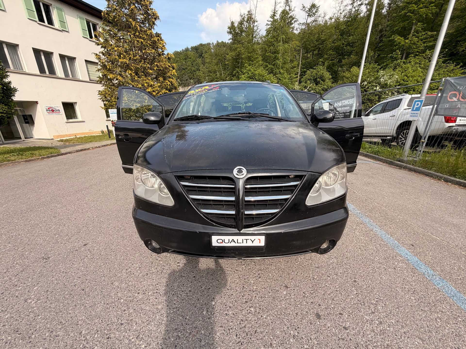 KGM-SsangYong Rodius SV 270 Xdi 4WD Automatic-image-14