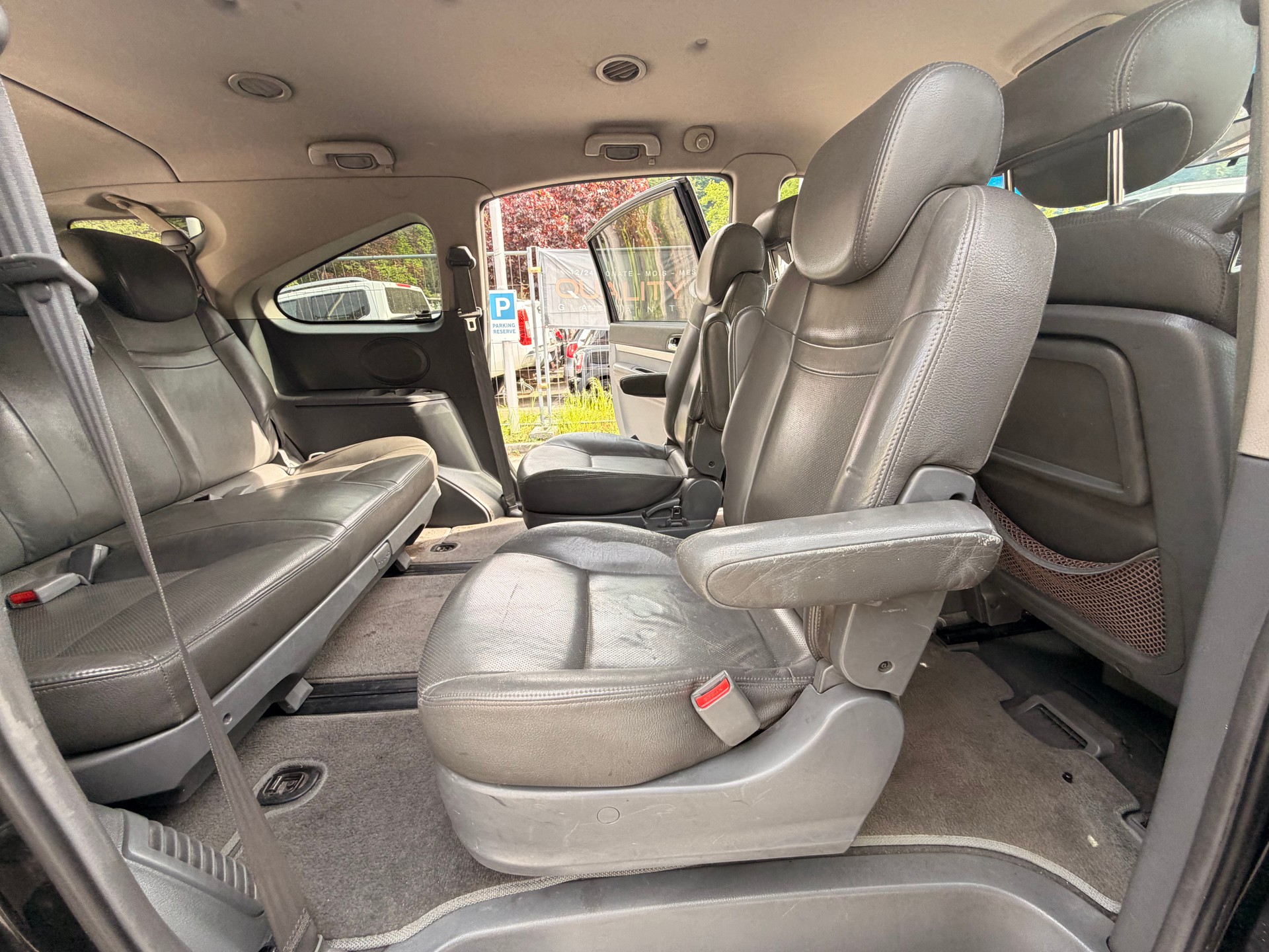 KGM-SsangYong Rodius SV 270 Xdi 4WD Automatic-image-12