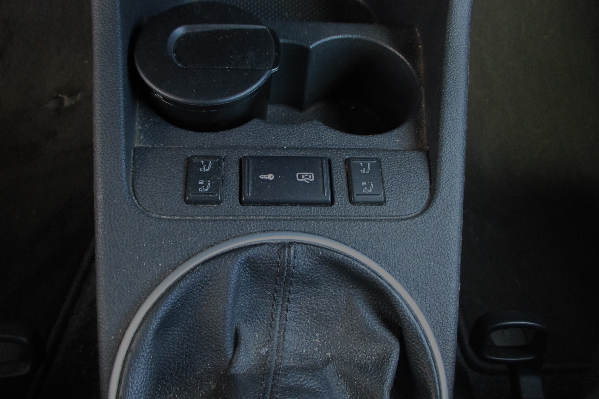 SKODA Fabia 1.6 Smile-image-9