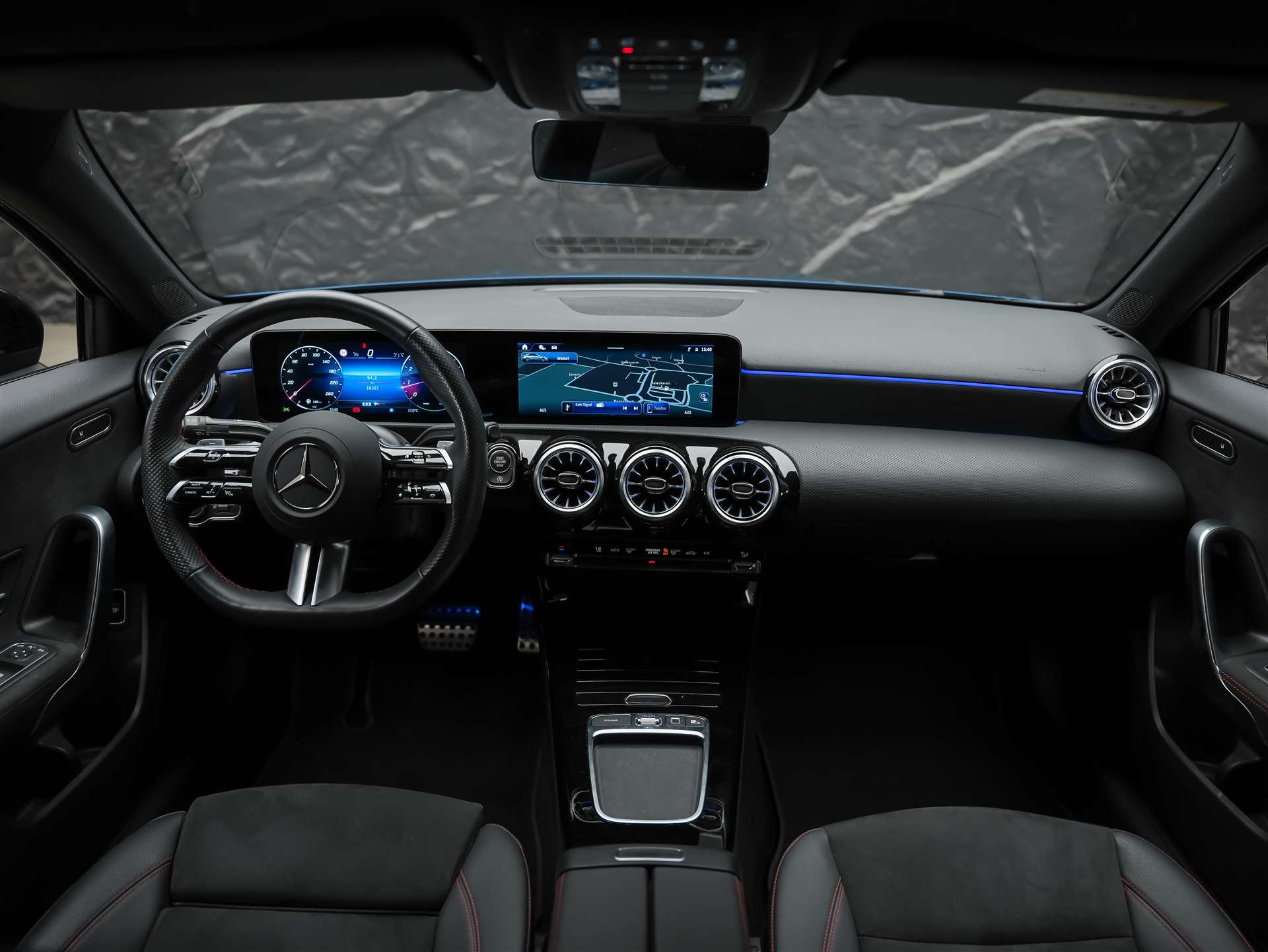 MERCEDES-BENZ A 200 AMG Line 7G-DCT *Rückfahrkamera*Lenkradheizung*AMG Line Advanced Plus*-image-16