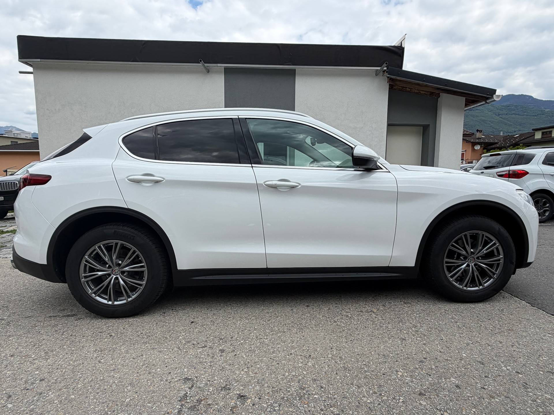 ALFA ROMEO Stelvio 2.0 Executive Q4 Automatic-image-5