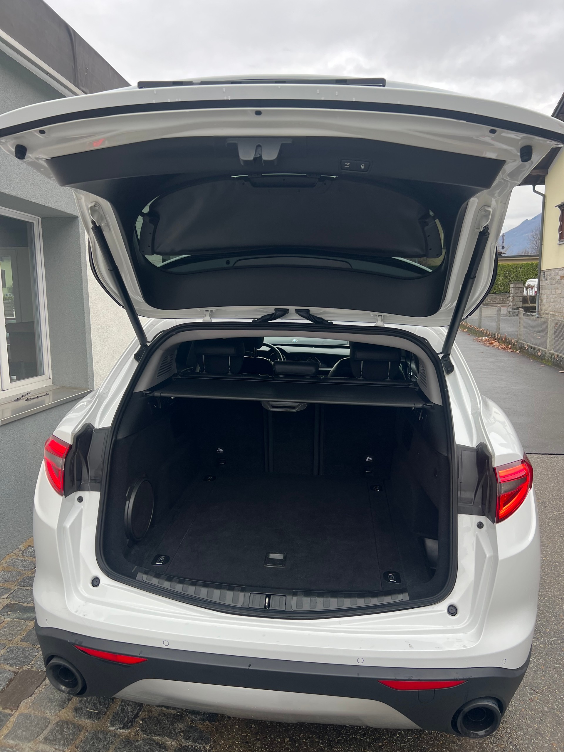 ALFA ROMEO Stelvio 2.0 Executive Q4 Automatic-image-13