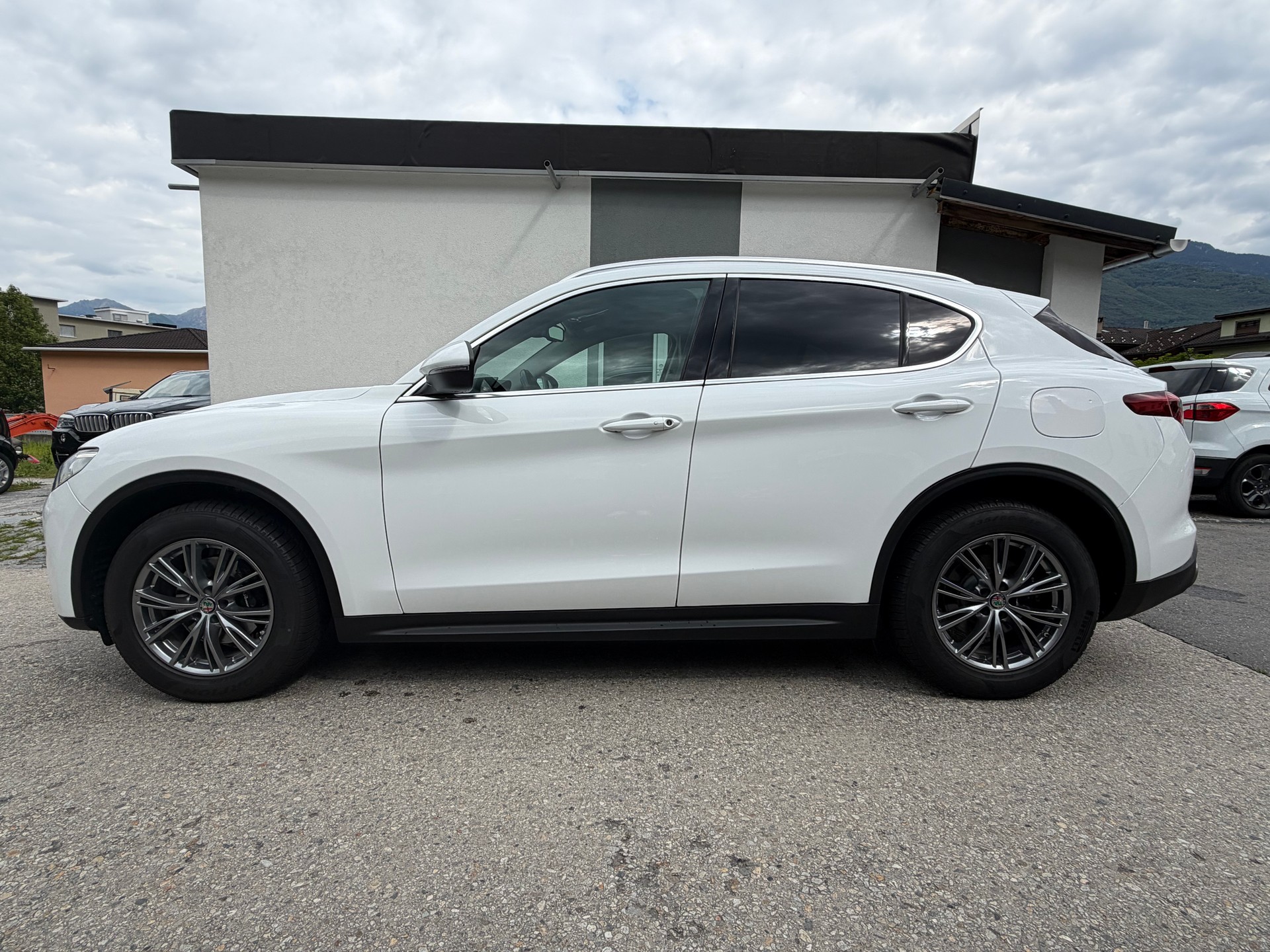 ALFA ROMEO Stelvio 2.0 Executive Q4 Automatic-image-4