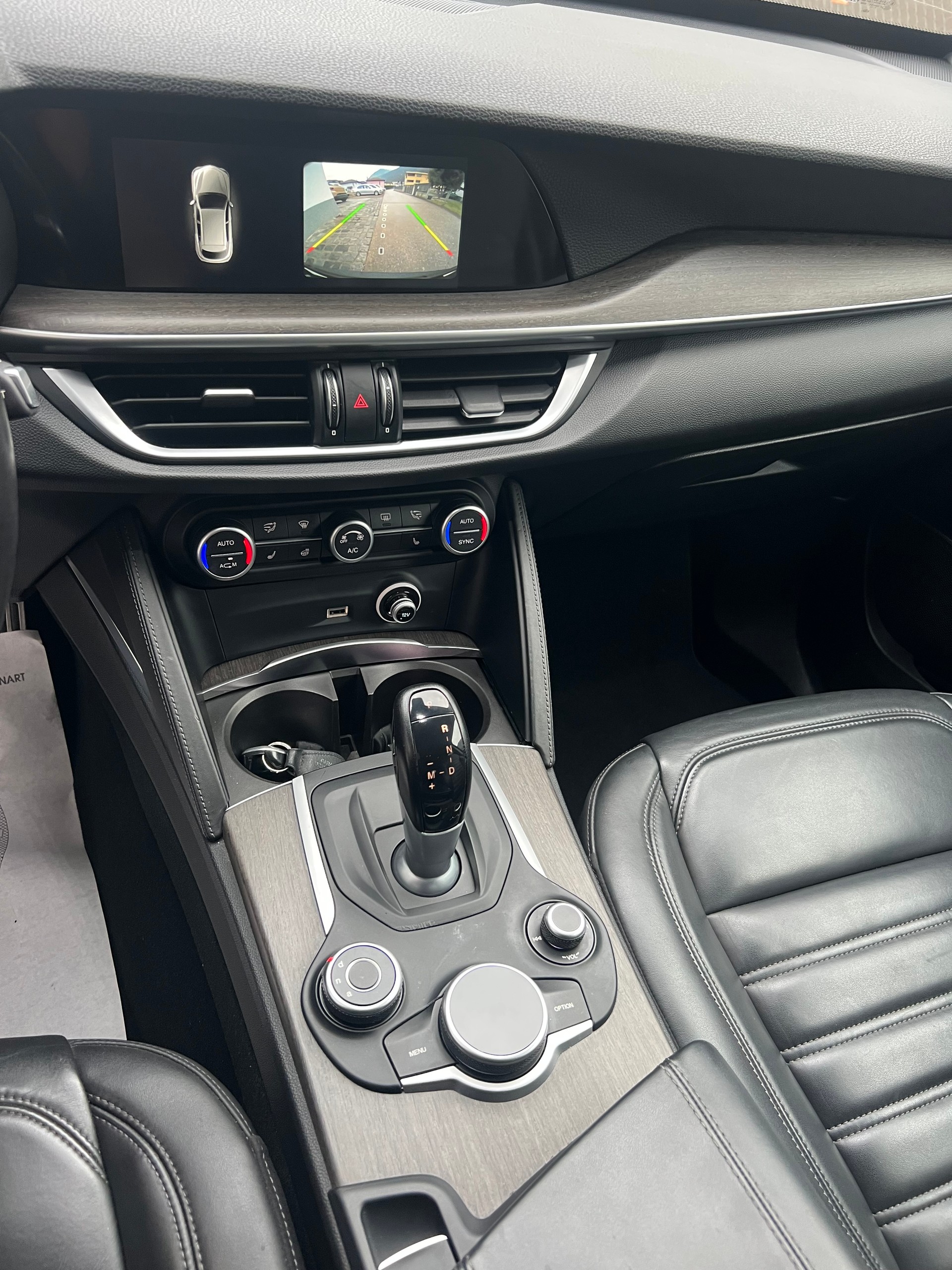ALFA ROMEO Stelvio 2.0 Executive Q4 Automatic-image-11