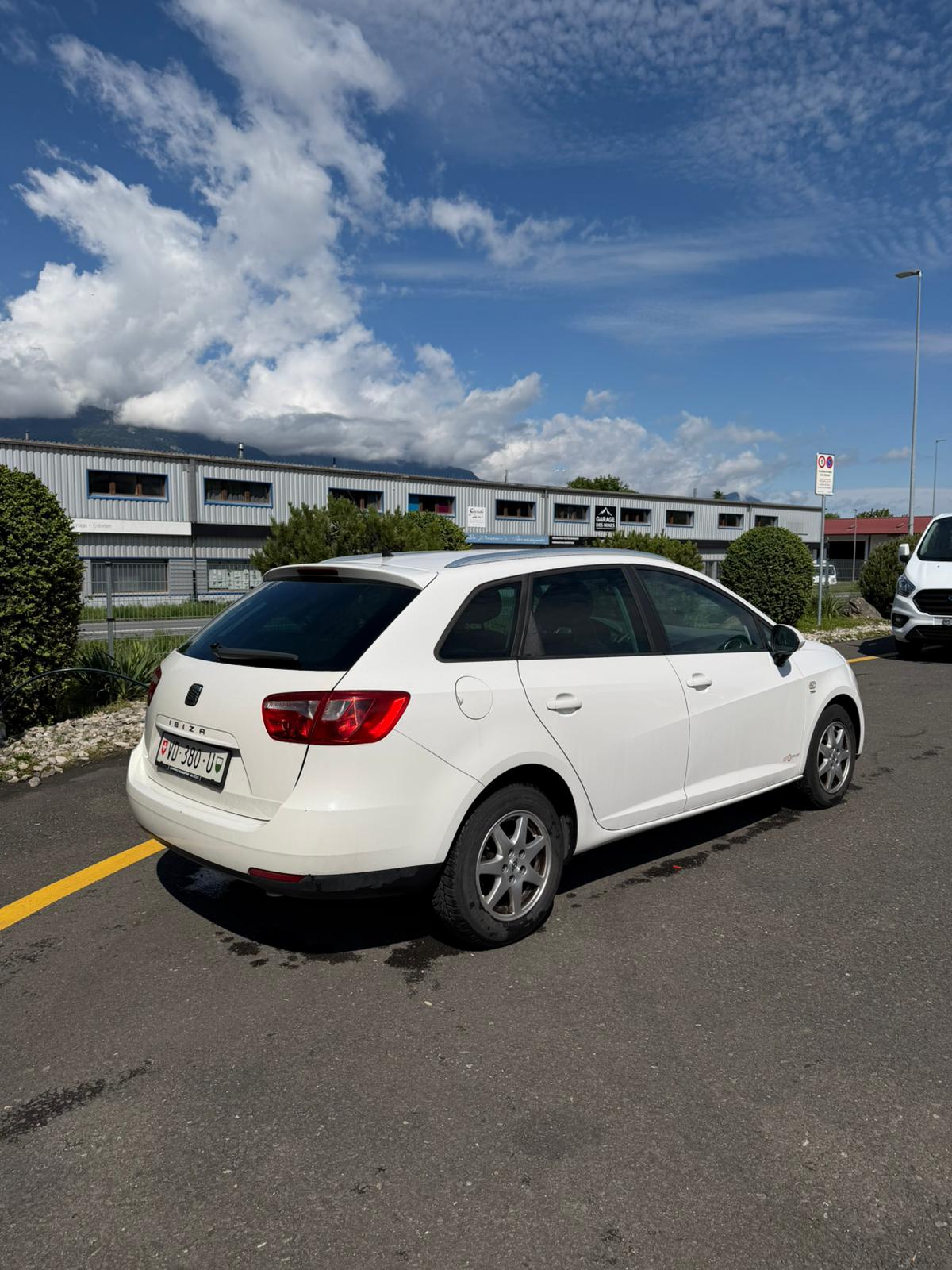 SEAT Ibiza ST 1.2 TSI Sport-image-4