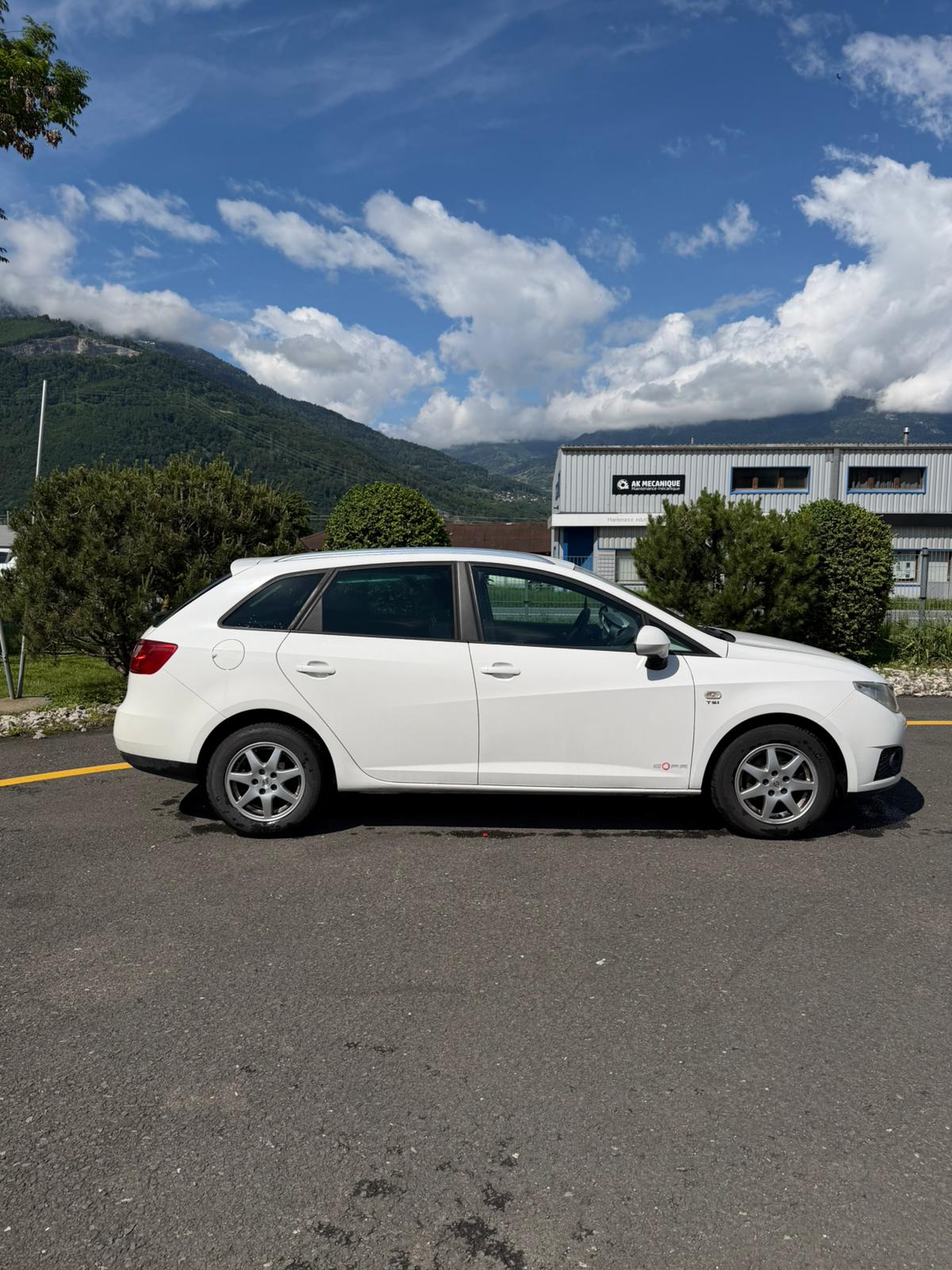 SEAT Ibiza ST 1.2 TSI Sport-image-3