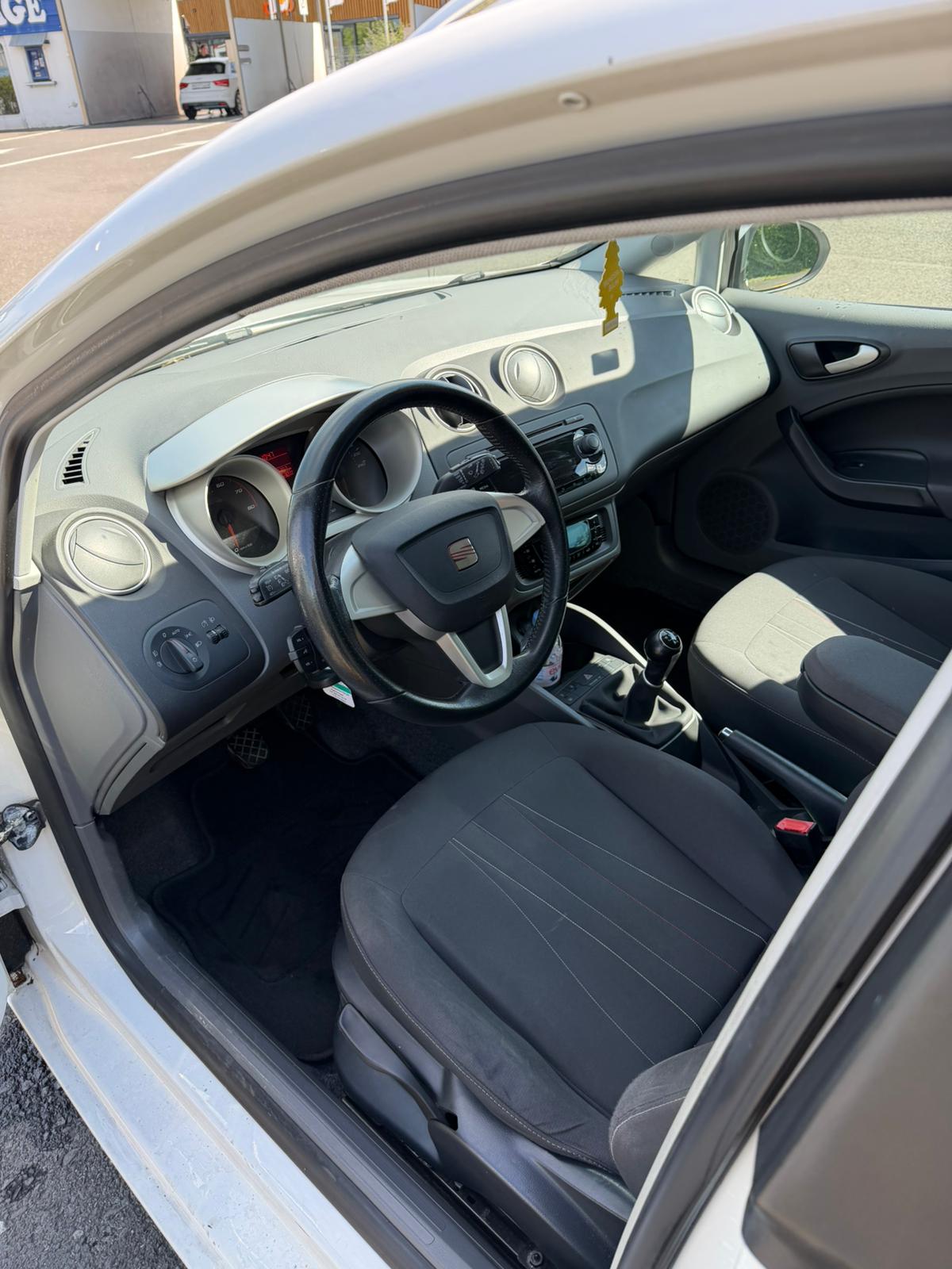 SEAT Ibiza ST 1.2 TSI Sport-image-8