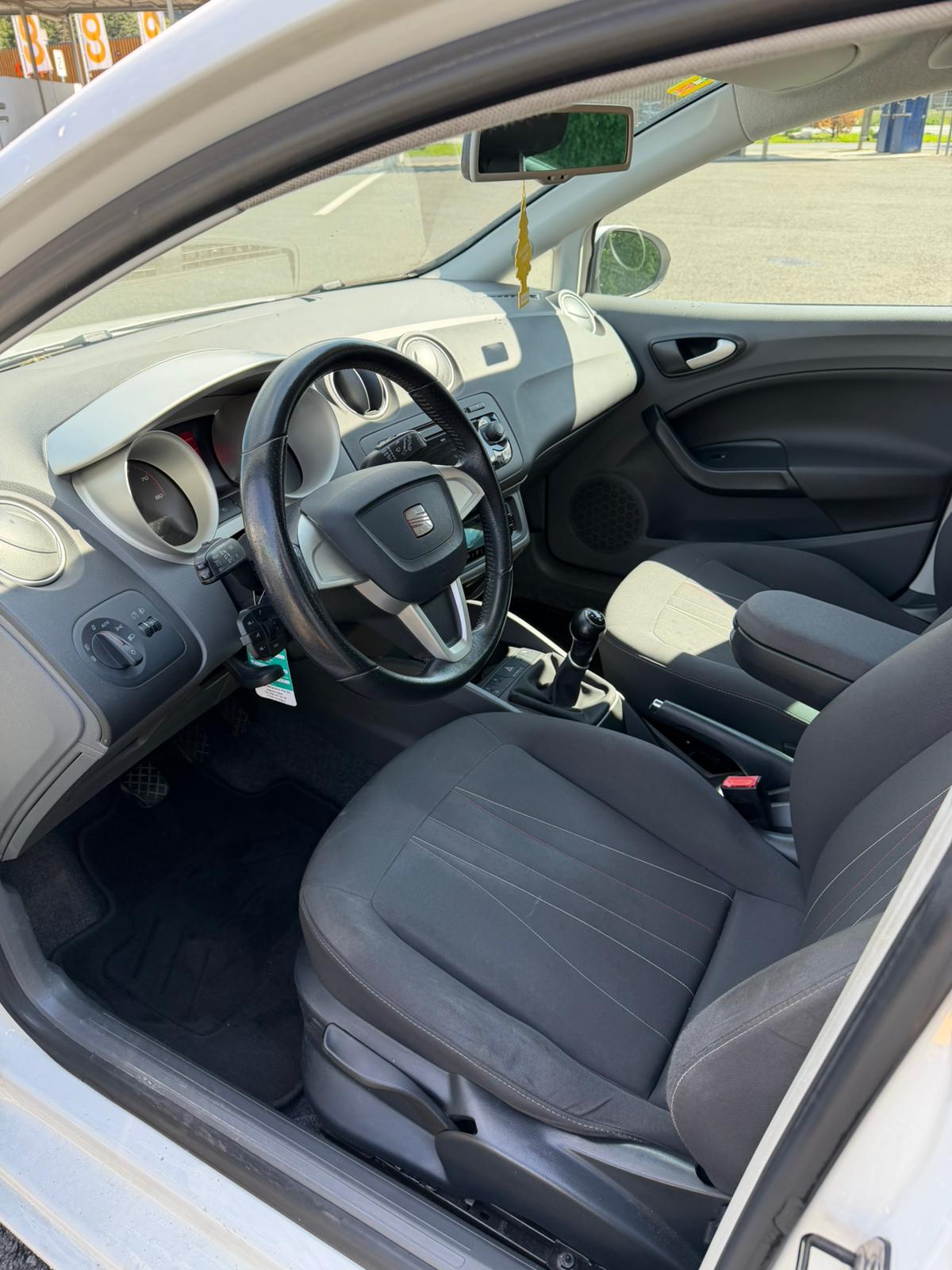 SEAT Ibiza ST 1.2 TSI Sport-image-10
