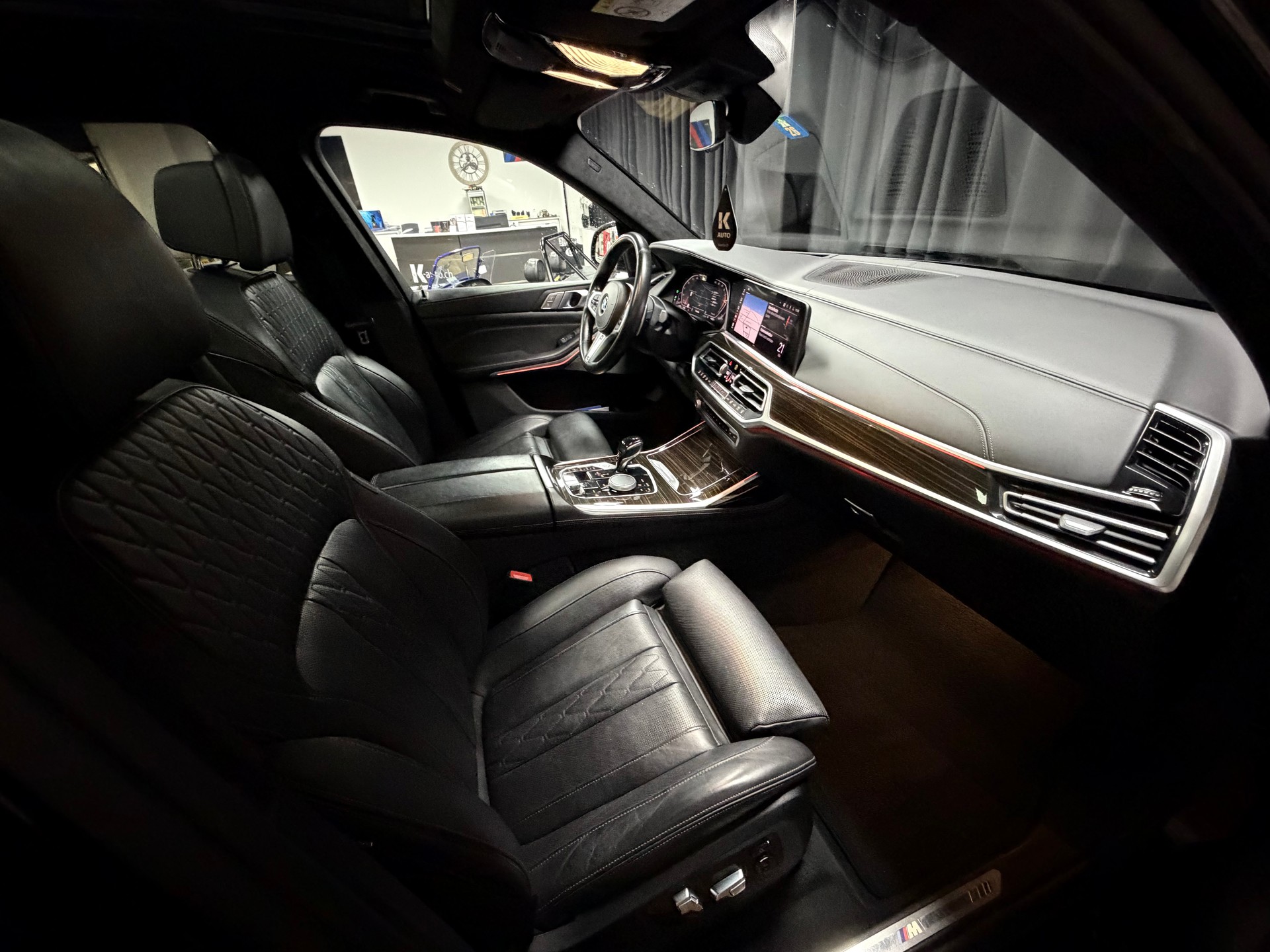 BMW X7 xDrive 48V 40d Steptronic-image-29
