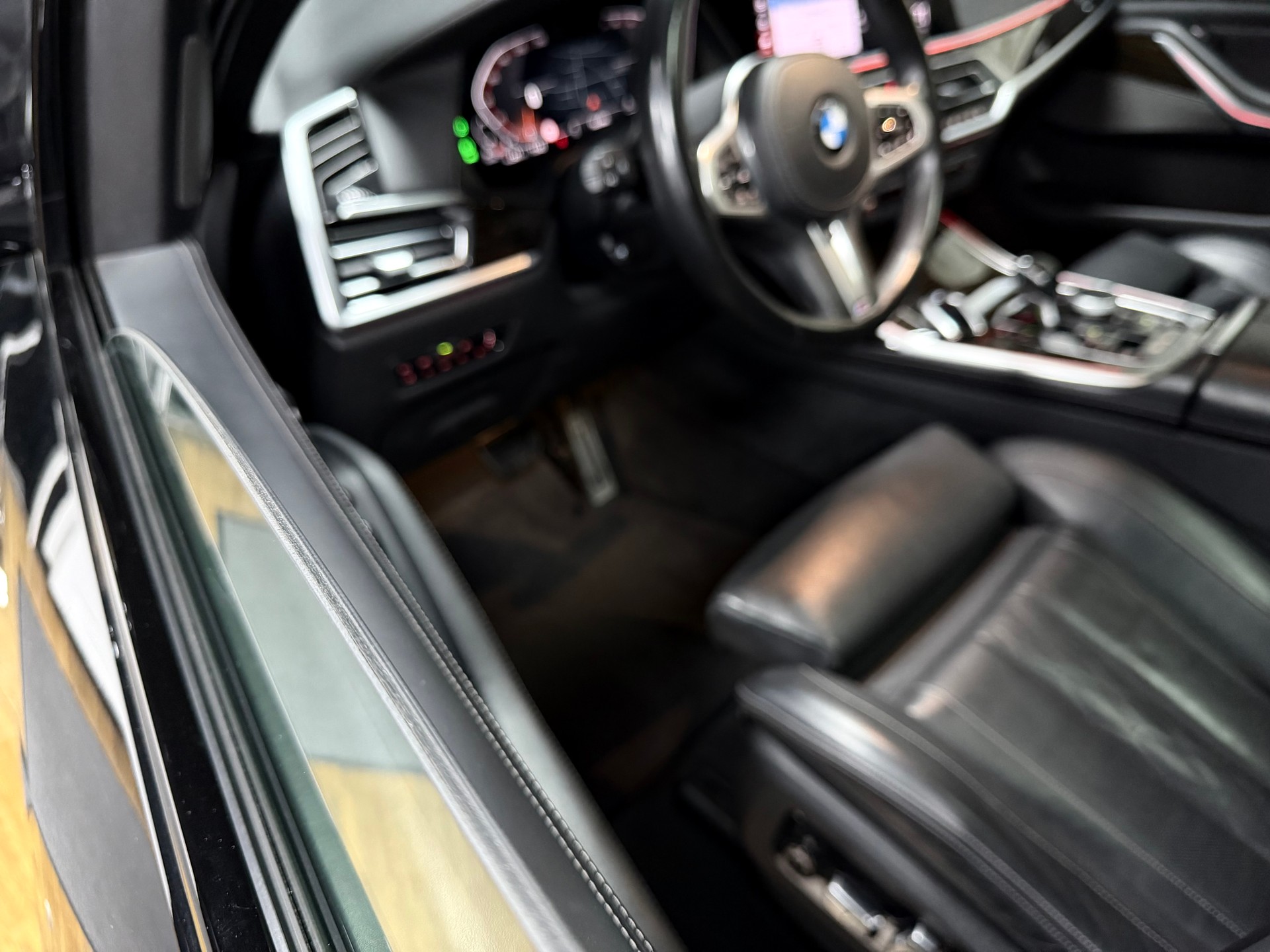 BMW X7 xDrive 48V 40d Steptronic-image-10
