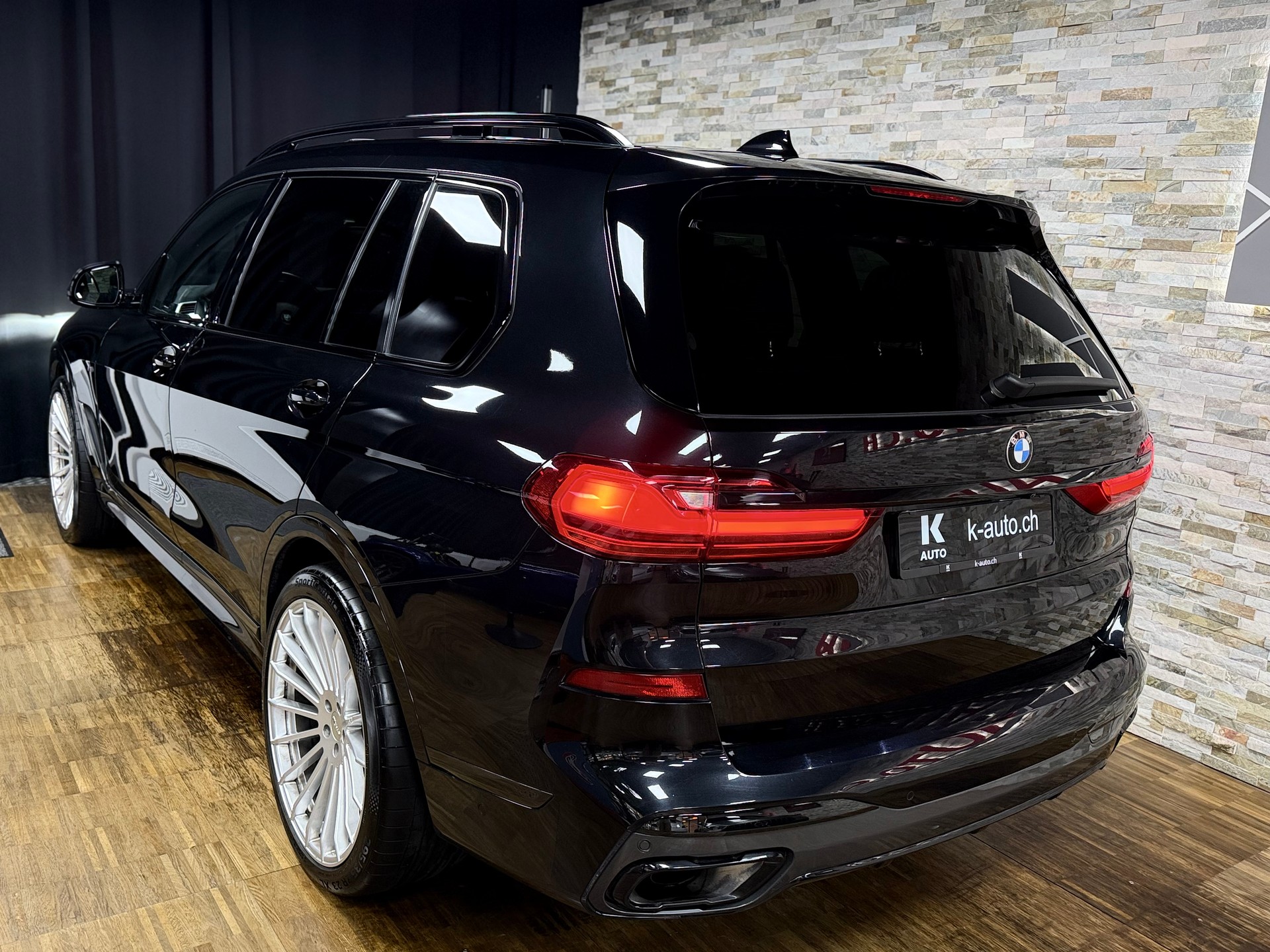 BMW X7 xDrive 48V 40d Steptronic-showroom-element-2