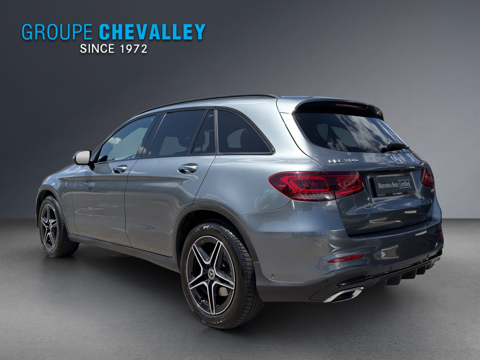 MERCEDES-BENZ GLC 300 AMG Line 4Matic 9G-Tronic-image-3