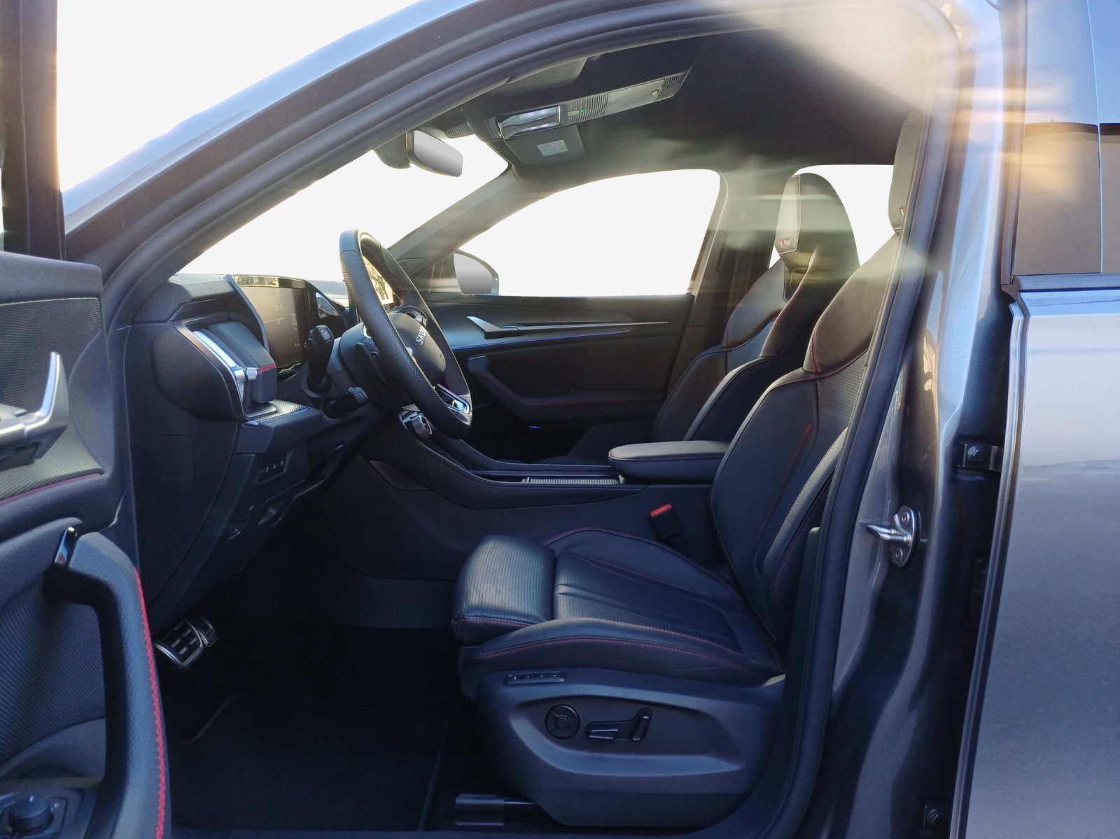 SKODA Kodiaq 2.0 TSI RS 4x4-image-7
