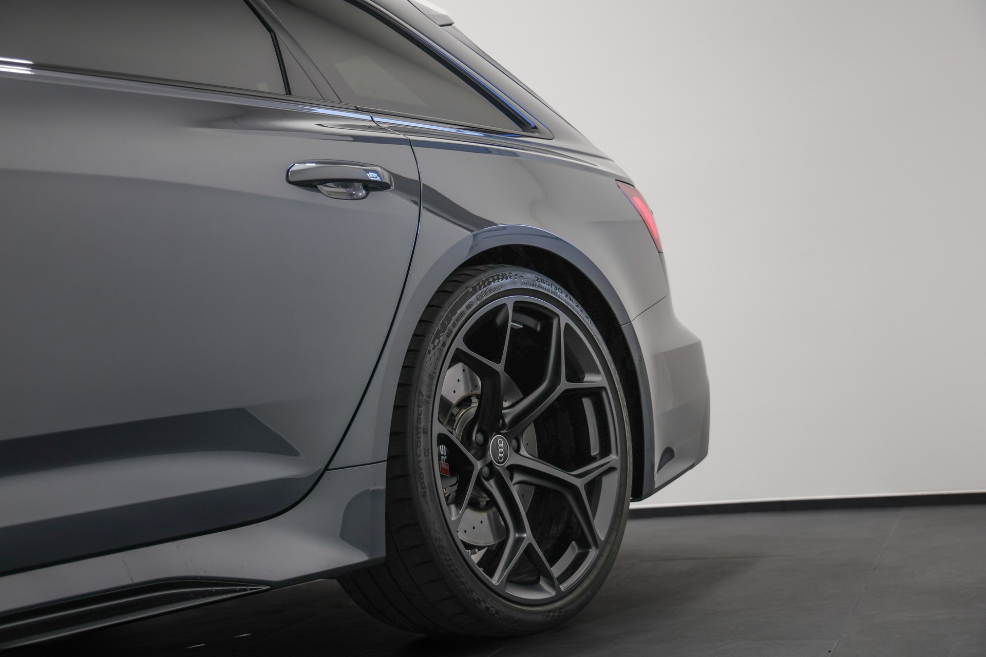 AUDI RS6 Avant 4.0 TFSI V8 Performance quattro-image-8