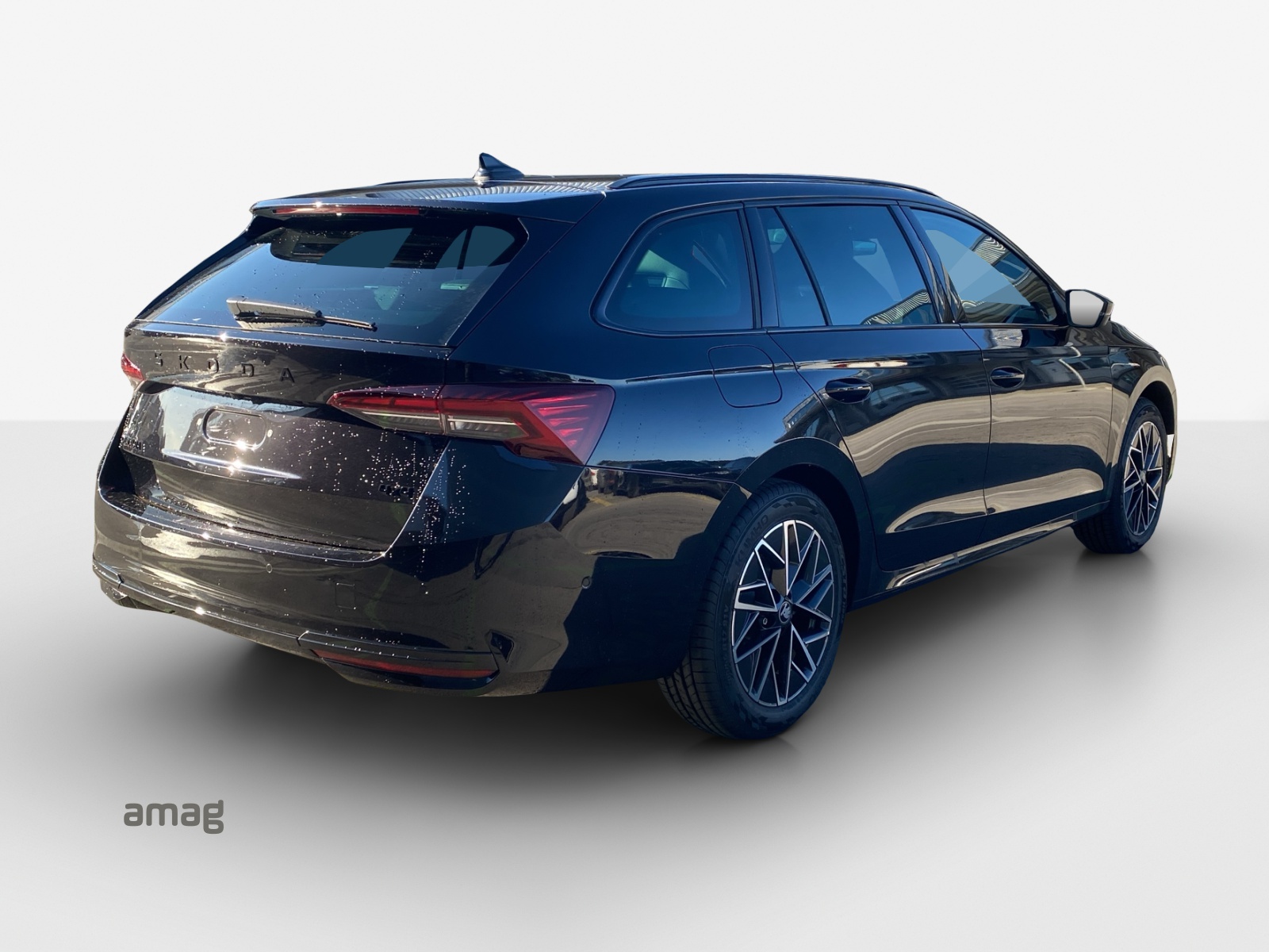 SKODA Octavia Combi 2.0 TSI DSG Dynamic 4x4-image-4
