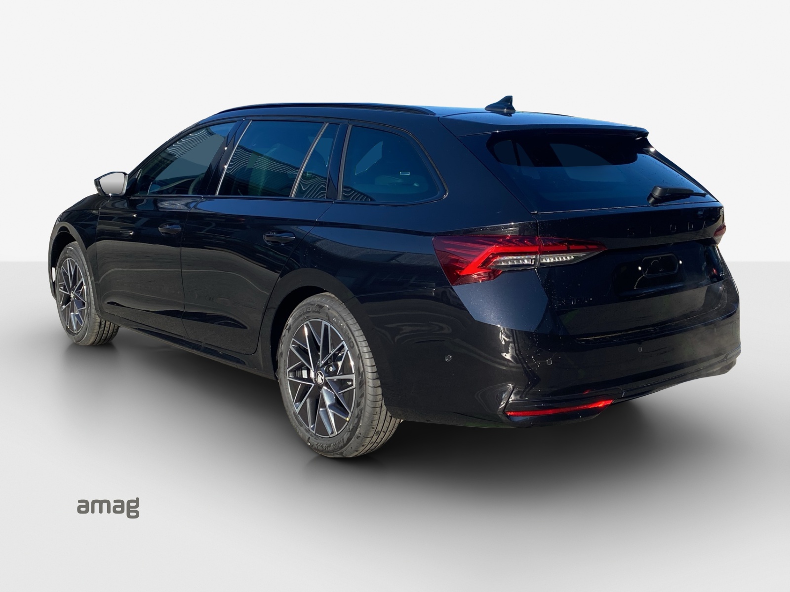 SKODA Octavia Combi 2.0 TSI DSG Dynamic 4x4-image-2