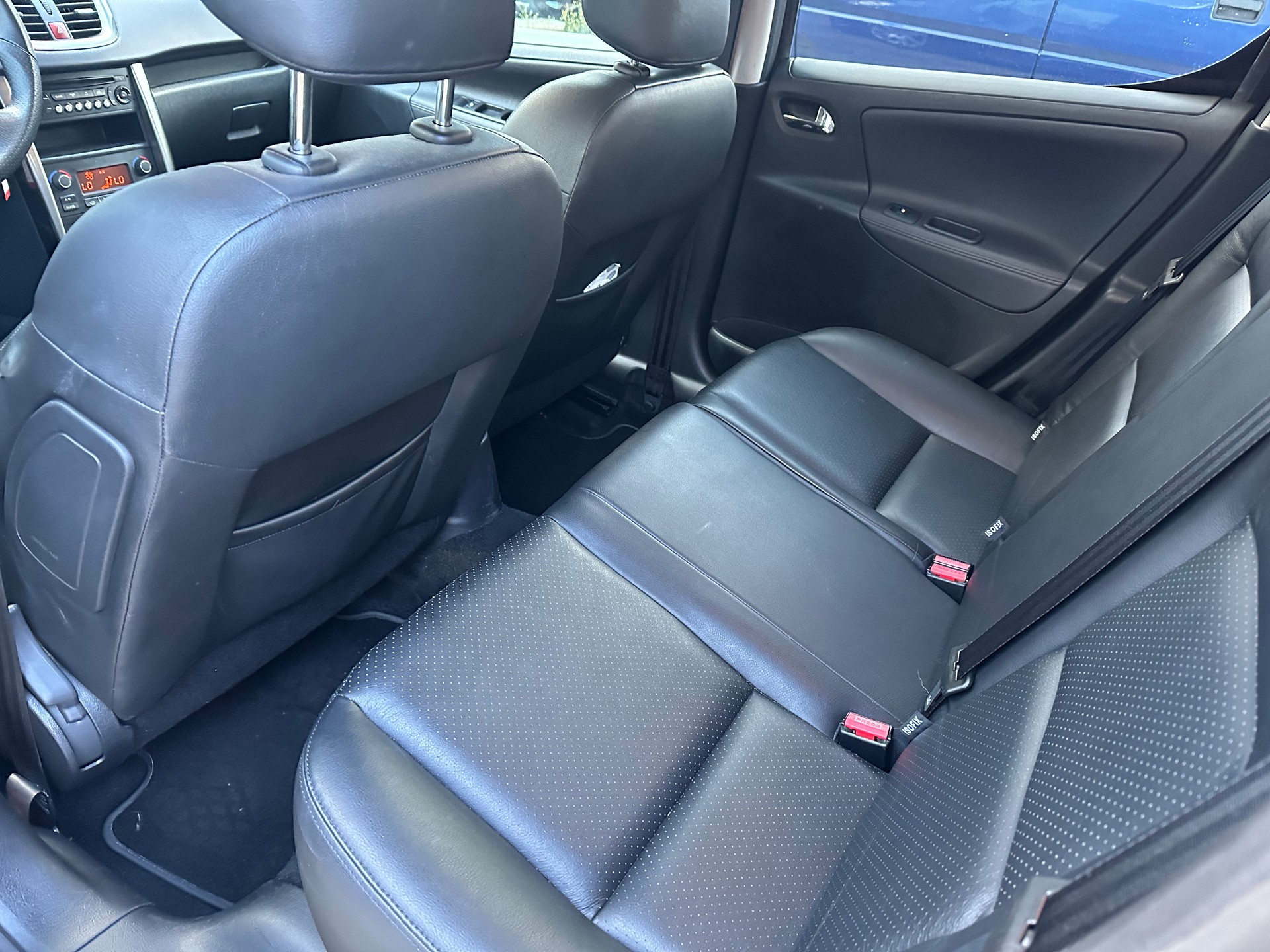 PEUGEOT 207 1.6 16V Turbo Allure-image-4