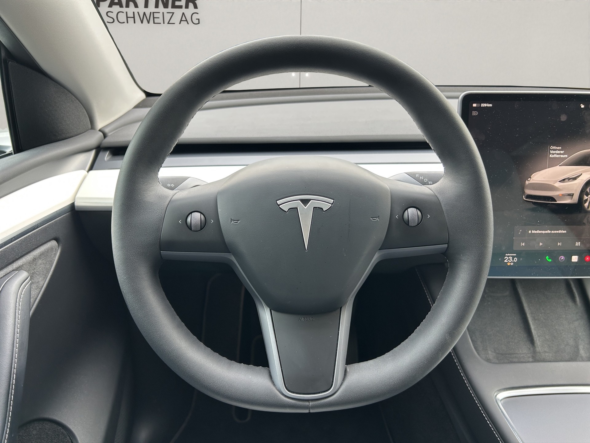 TESLA Model Y Long Range-image-7