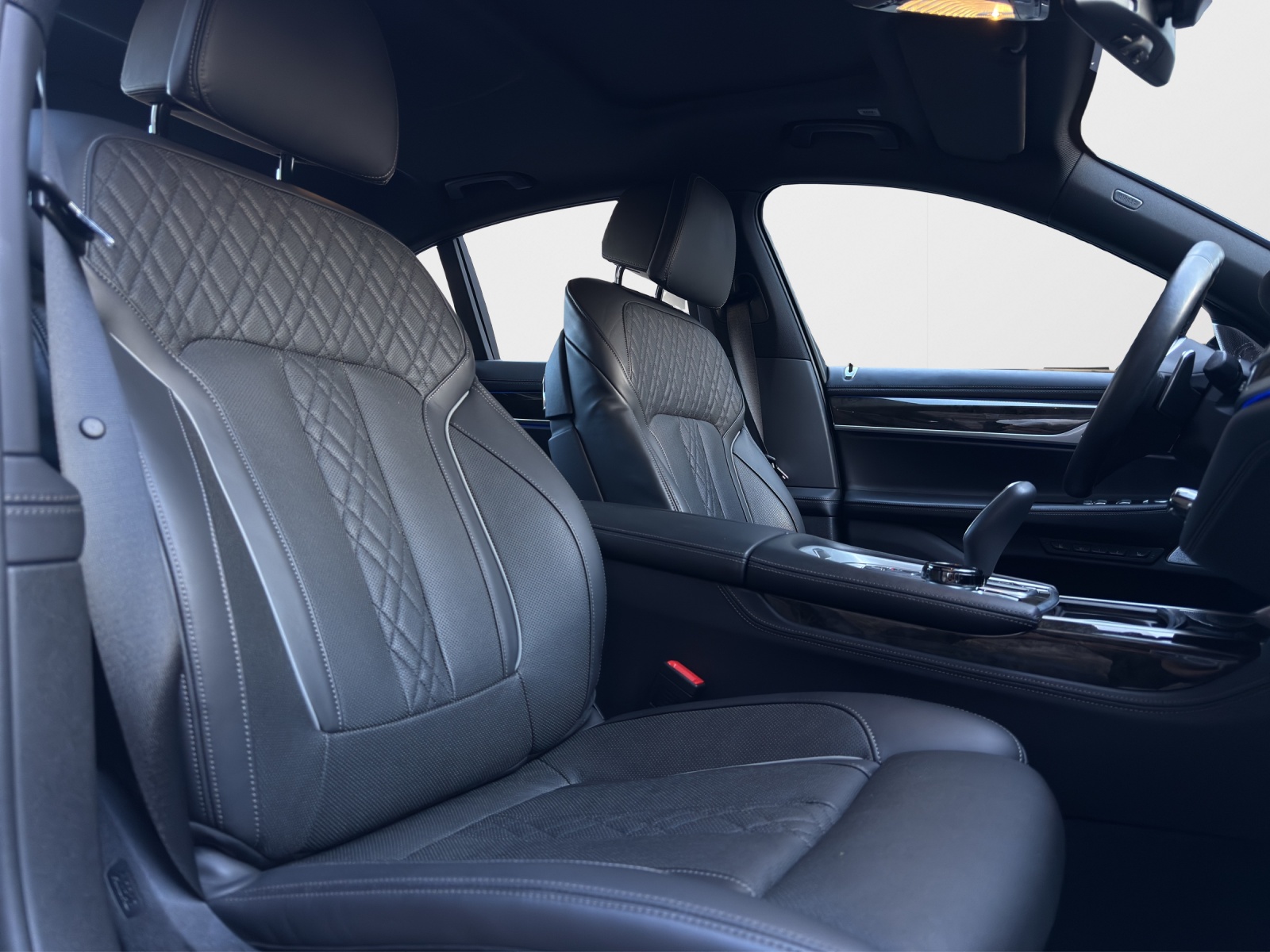 BMW 750d xDrive Steptronic-image-14