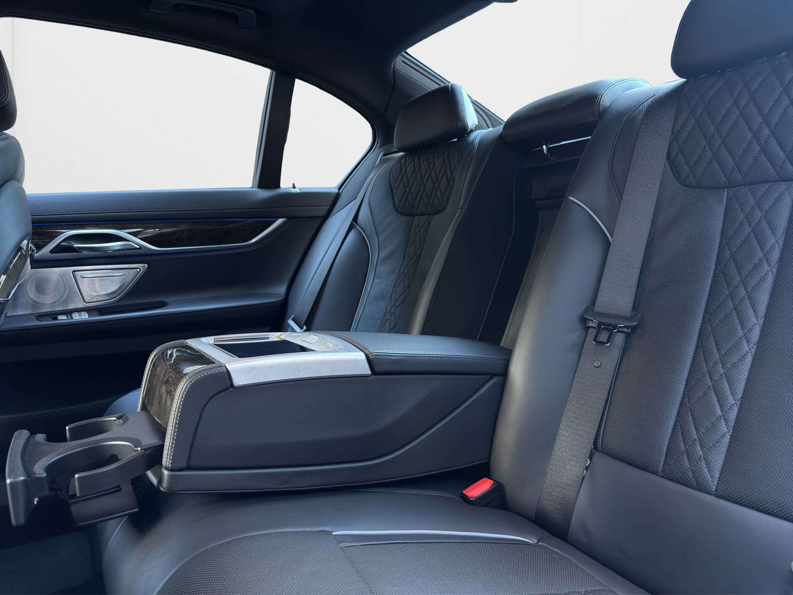 BMW 750d xDrive Steptronic-image-19