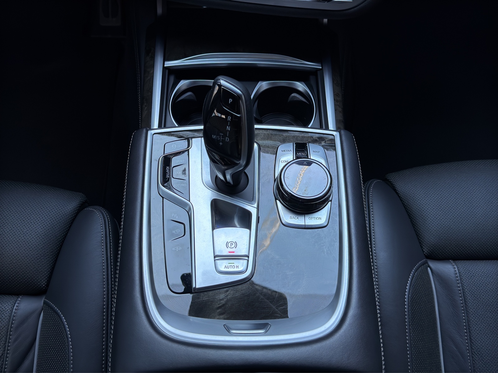 BMW 750d xDrive Steptronic-image-16