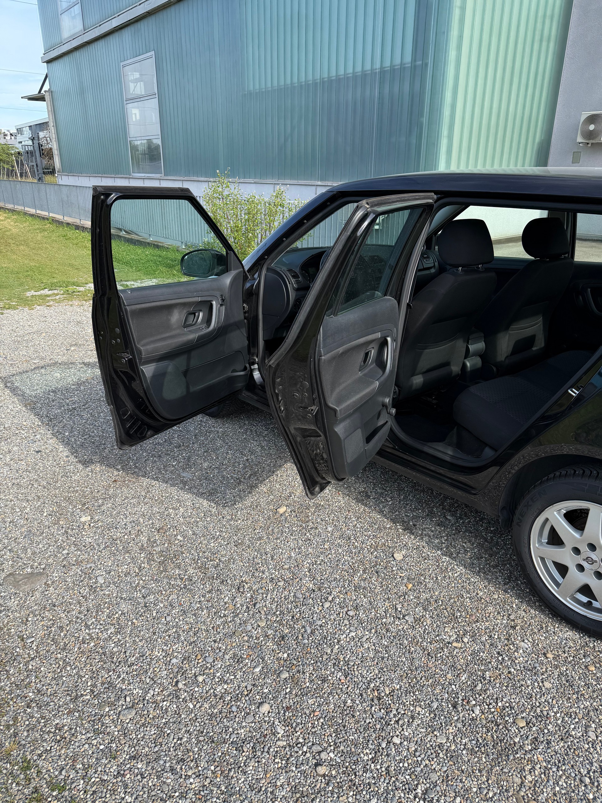 SKODA 1.2 HTP Ambition-image-1