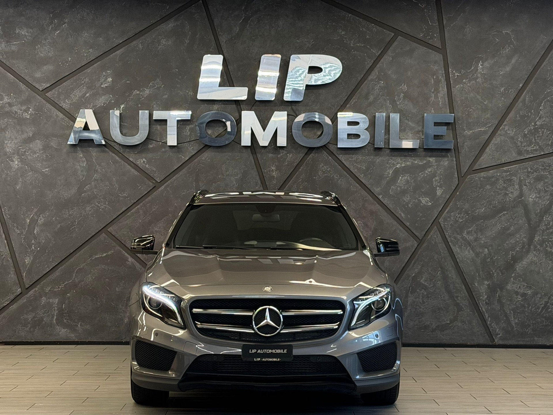 MERCEDES-BENZ GLA 250 AMG Line 4Matic 7G-DCT-image-1